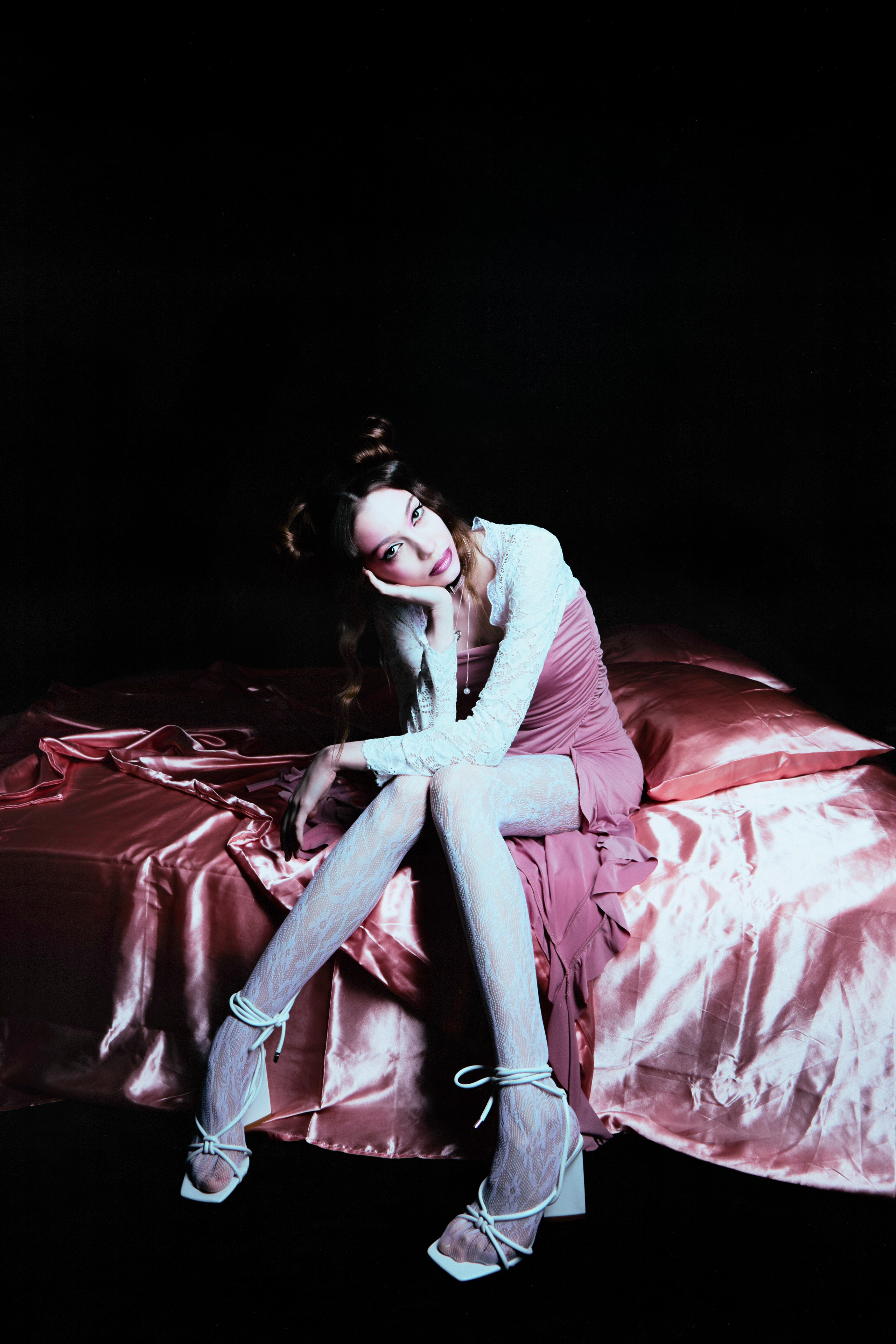 Pink Bed. Arina Kharakhashian