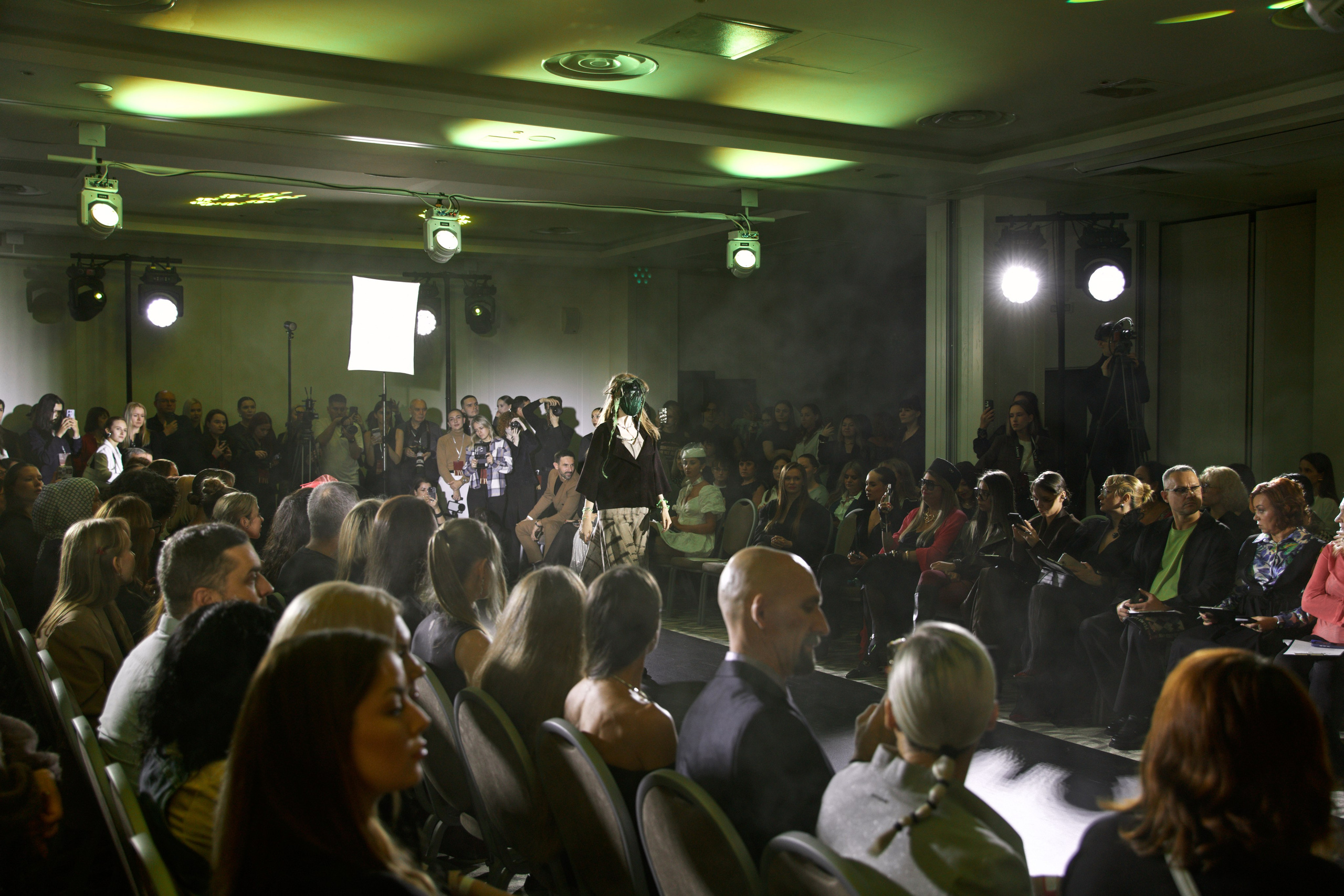 13 сезон недели моды в Ульяновске 8 — 9 ноября Тема: «Мода как спектакль». Свадебный и семейный фотограф в Ульяновске Орешина Елена