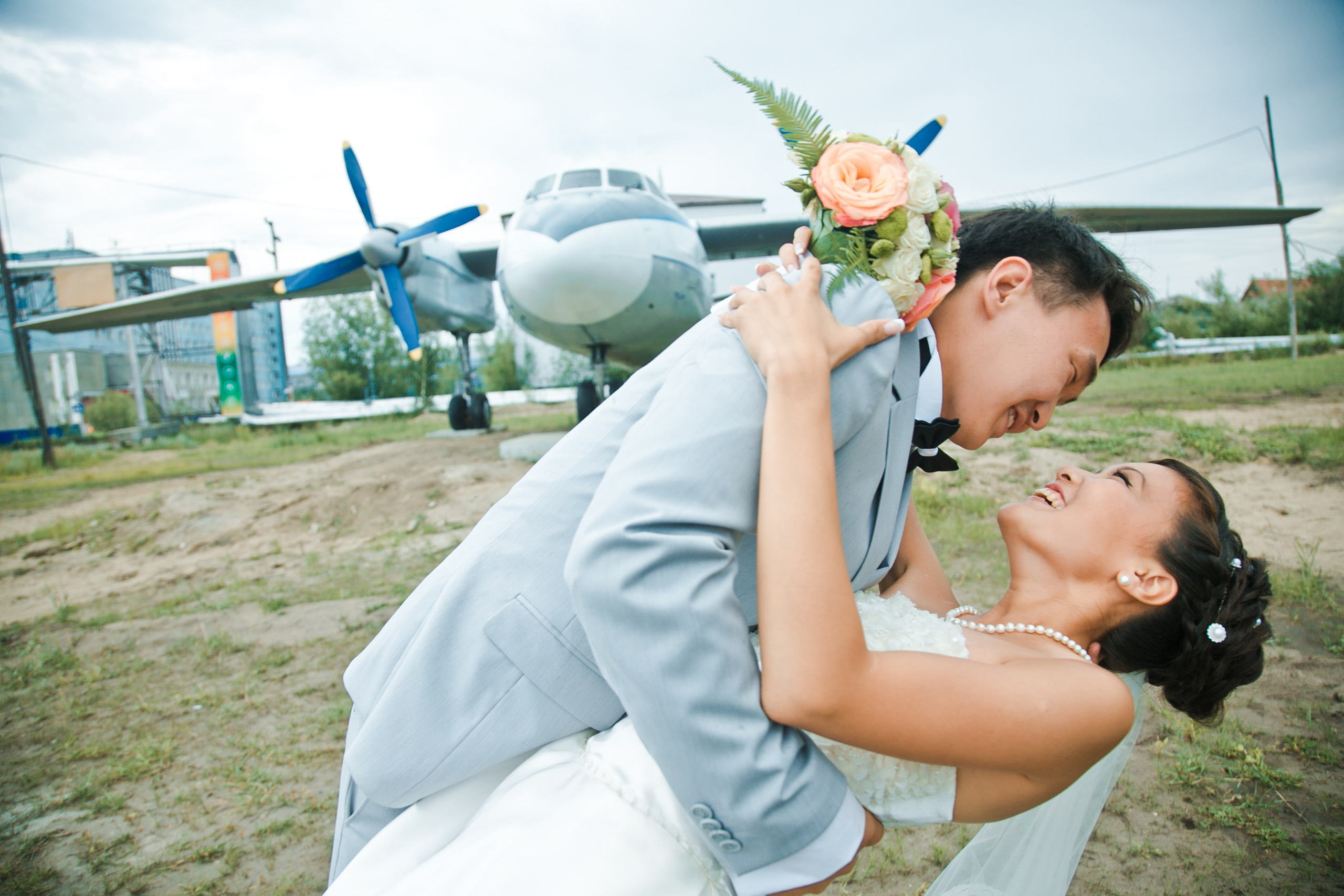 Летнее свадебное фото. Фотограф Надежда Куин, Якутск