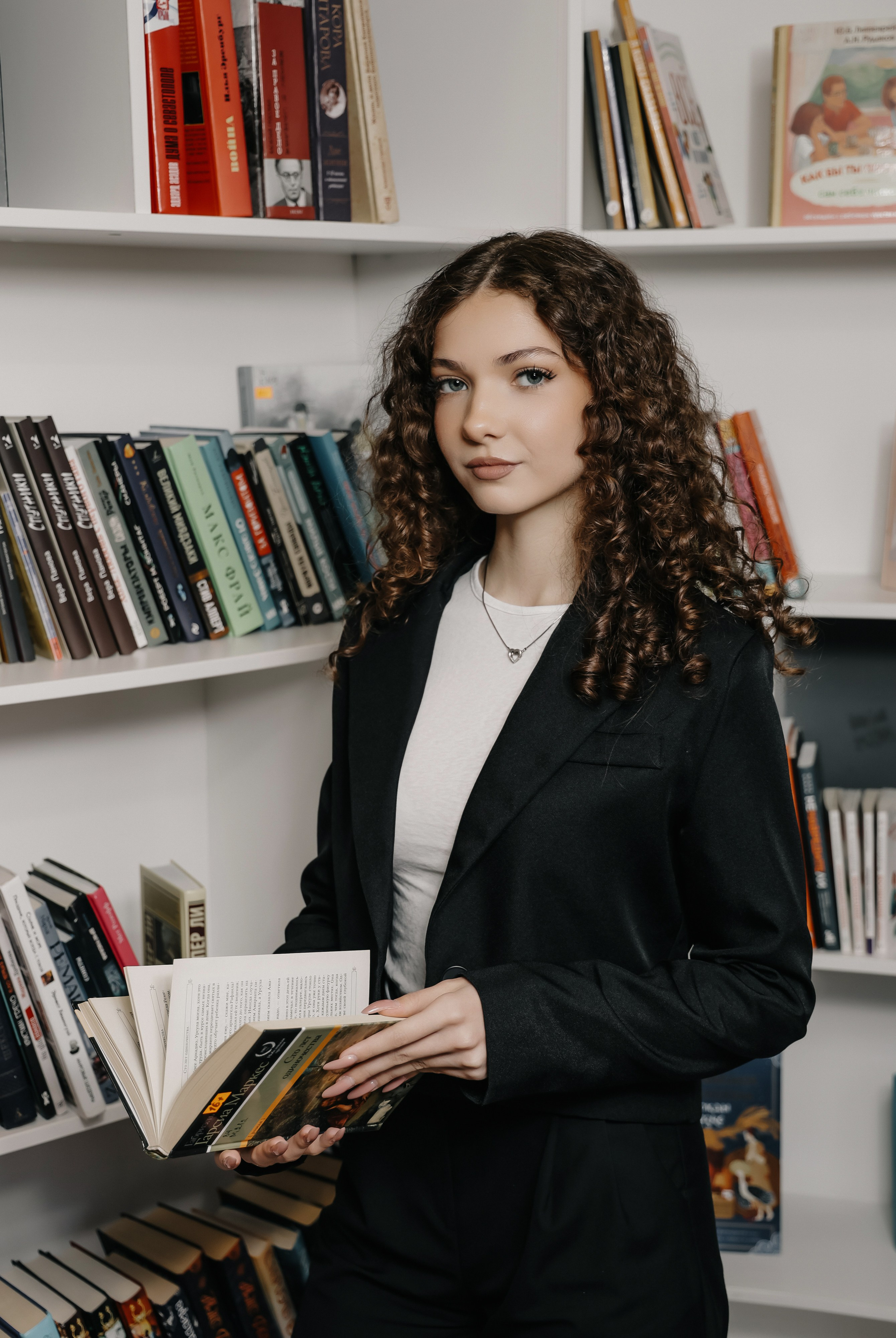 Школьные. Фотограф свадебный, репортажный, индивидуальный, фото для маркетплейсов, брендов, автосалонов