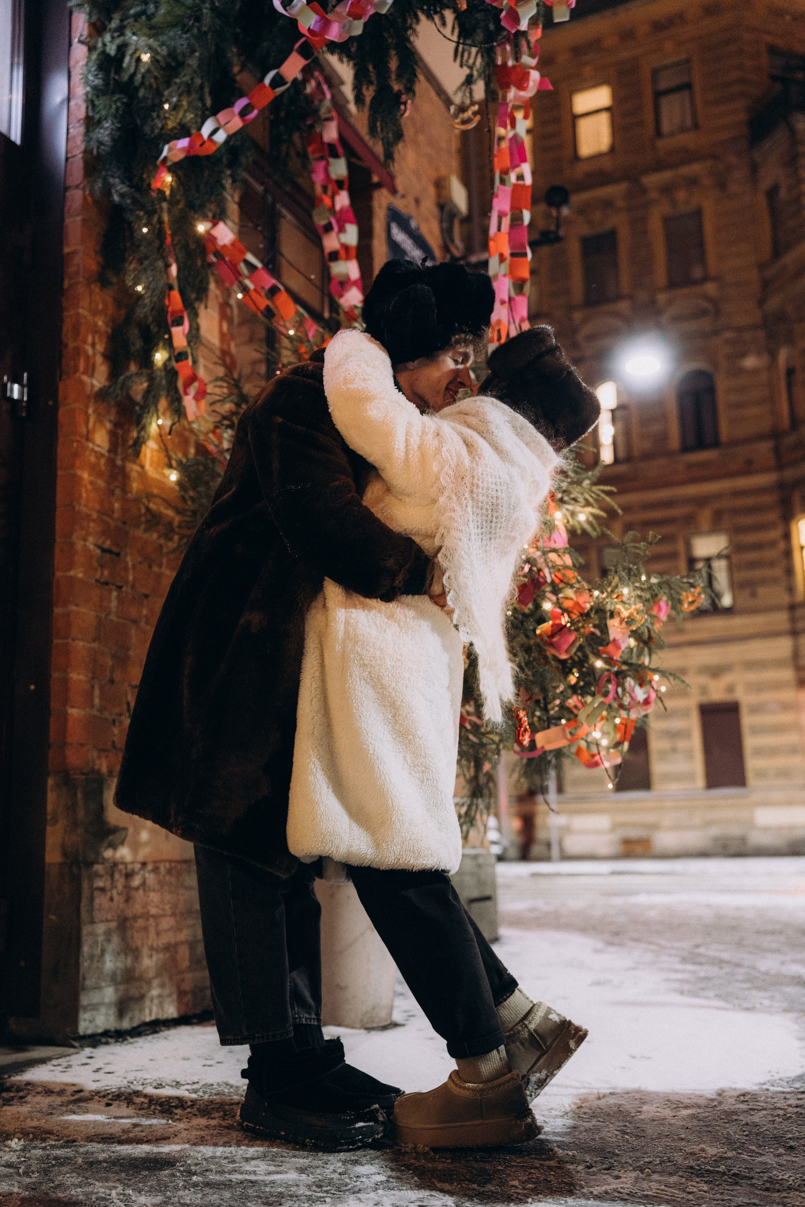 НОВОГОДНЯЯ ПРОГУЛКА ПАРЫ ПО ЧЕРНЫШЕВСКОЙ ПЕРЕД НОВЫМ ГОДОМ. Профессиональный фотограф, Санкт-Петербург — Виктория Богомолова