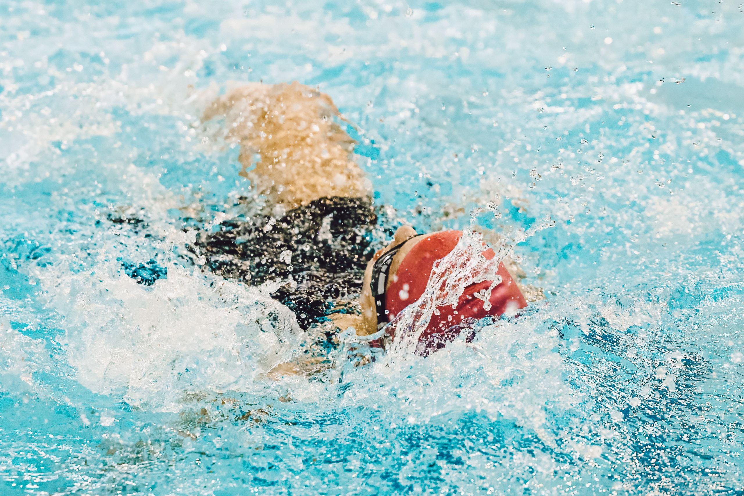 Случайно в бассеине. Портретный фотограф в Санкт-Петербурге Дария Сыч