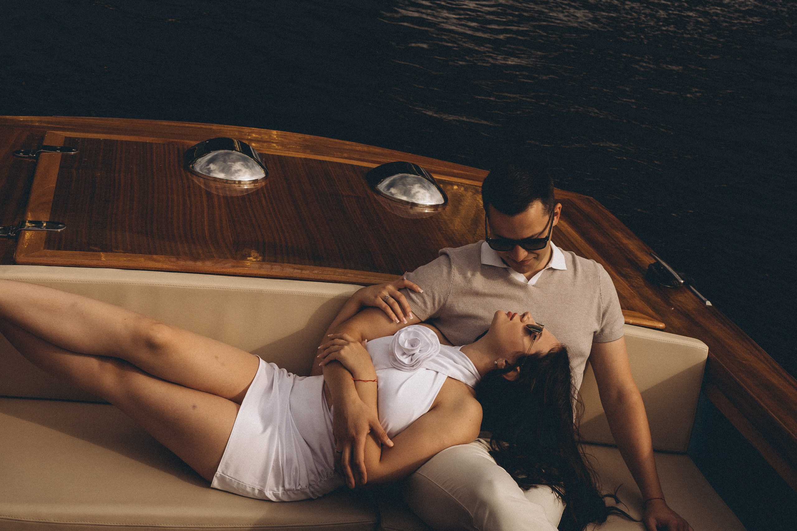 СВАДЕНБНАЯ СЬЕМКА НА КАТЕРЕ ПО КАНАЛАМ САНКТ-ПЕТЕРБУРГА И В АКВАТОРИИ НЕВЫ. Профессиональный фотограф, Санкт-Петербург — Виктория Богомолова