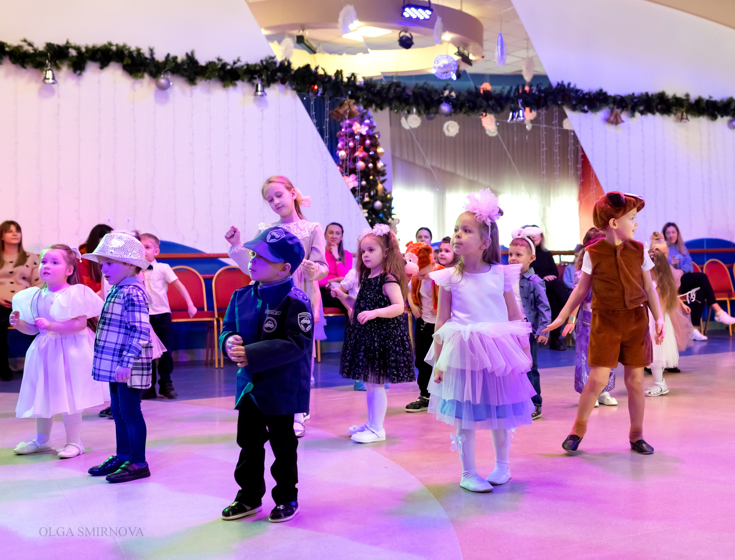 Утренник в ДОФ 04.01.25. Ольга Смирнова юрист, фотограф