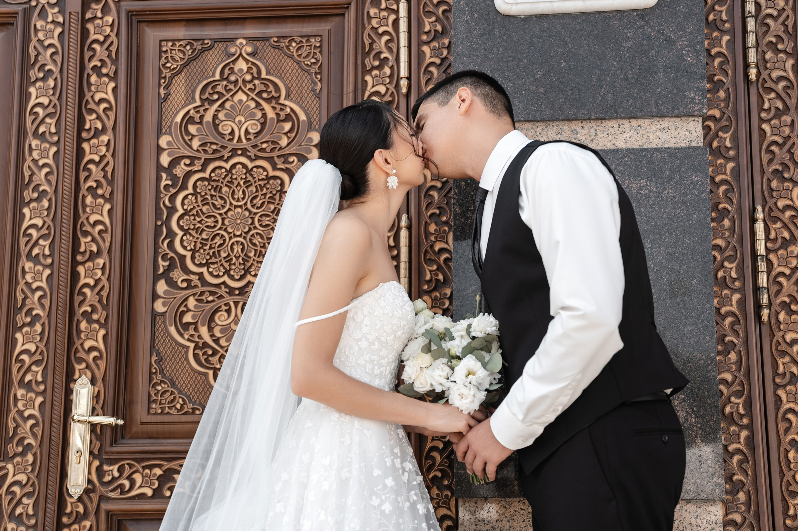 Советская площадь (Пушкина, 95). Свадебный фотограф в Уфе Лилия Сова