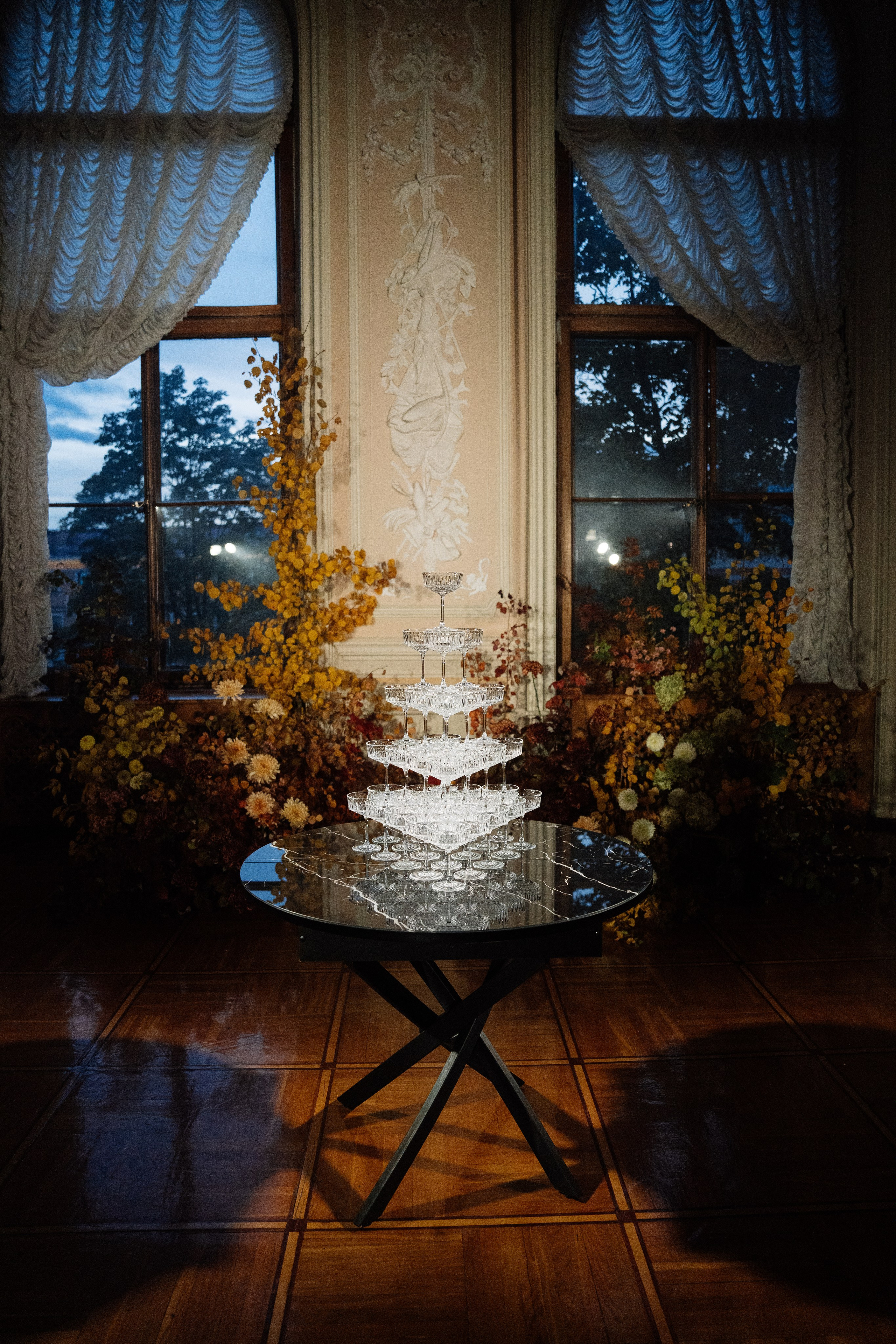 Современная свадьба во дворце. Свадебный фотограф организатор в Санкт-Петербурге Ассоль Опарина