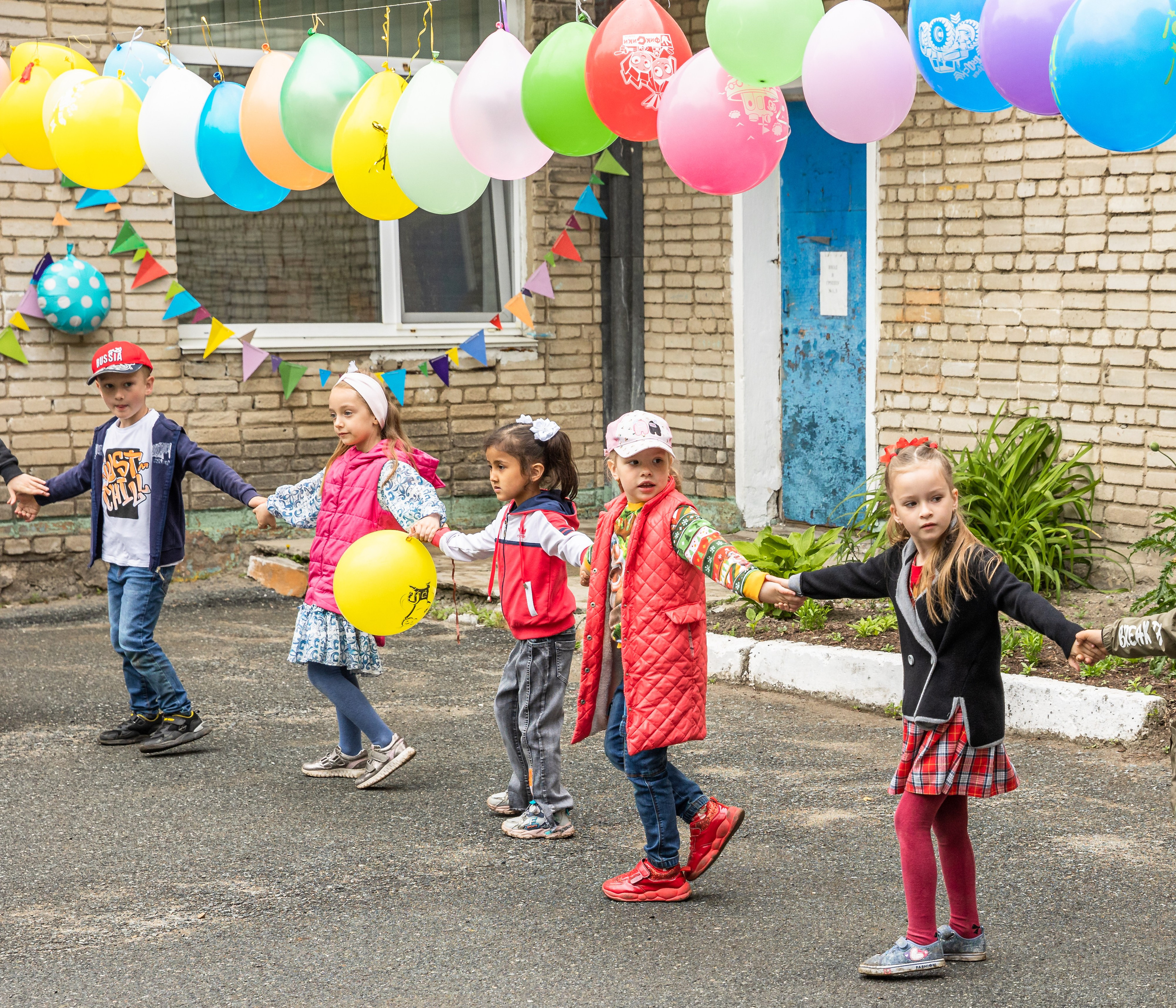 Репортажно-постановочная съемка в саду. Детский семейный фотограф в г. Находка Ольга Коваленко, фотостудия Memories