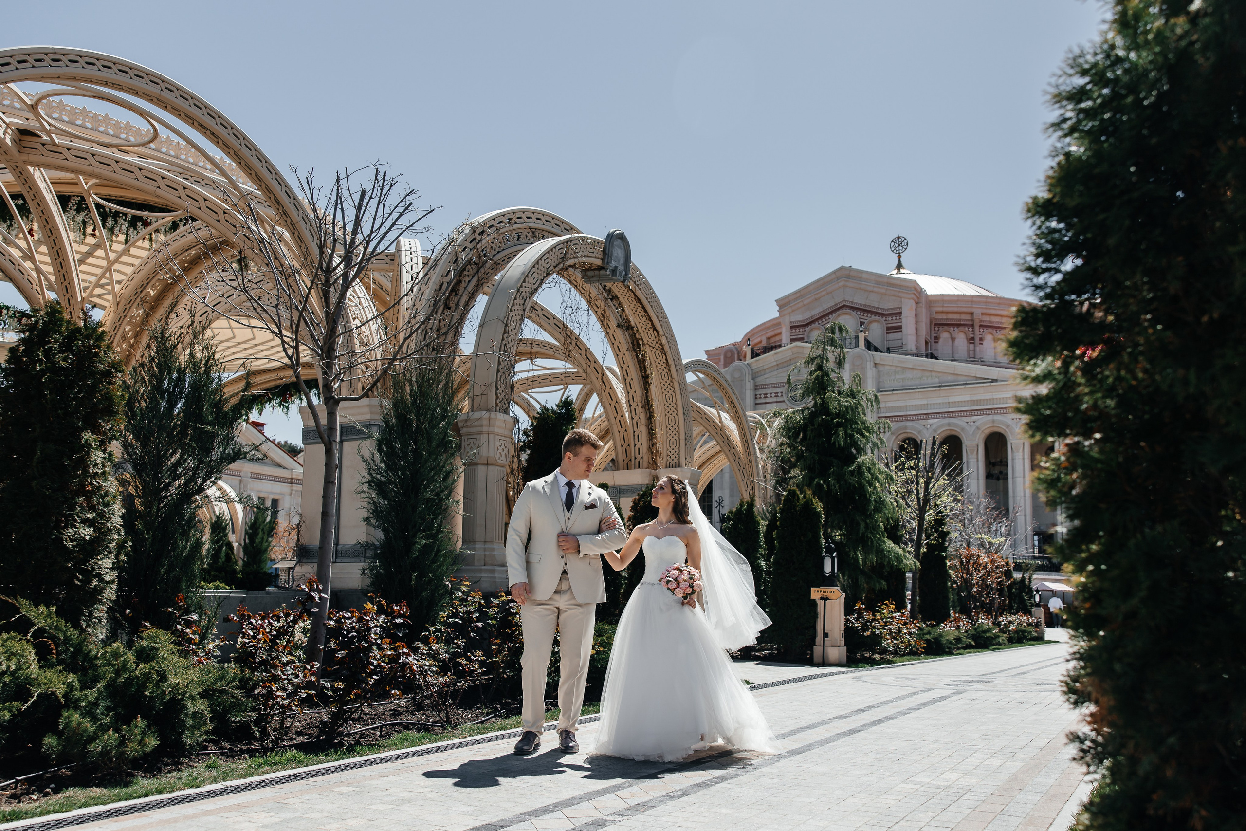 Сакура в Японском саду. Анонс свадьбы для Никиты и Марины. Свадебный фотограф в Крыму и Севастополе Ольга Баскакова