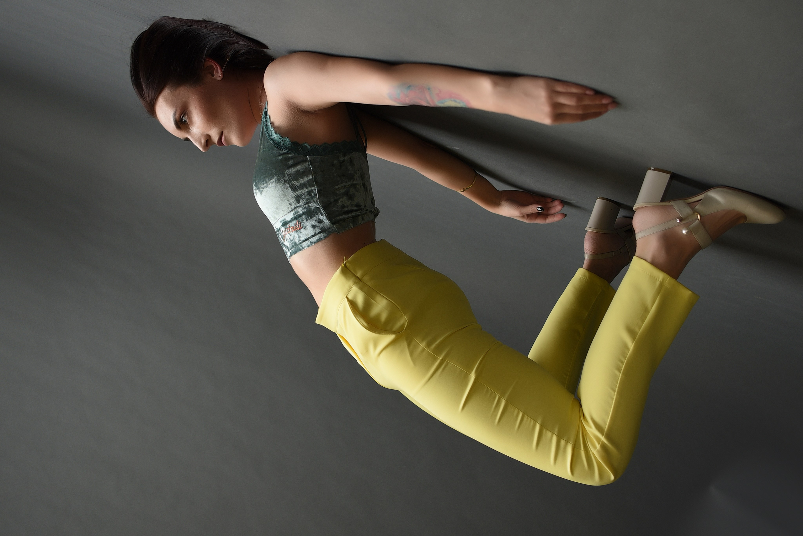 Индивидуальная студийная. Свадебный, семейный, детский, контент фотограф в Омске Максим Ильин