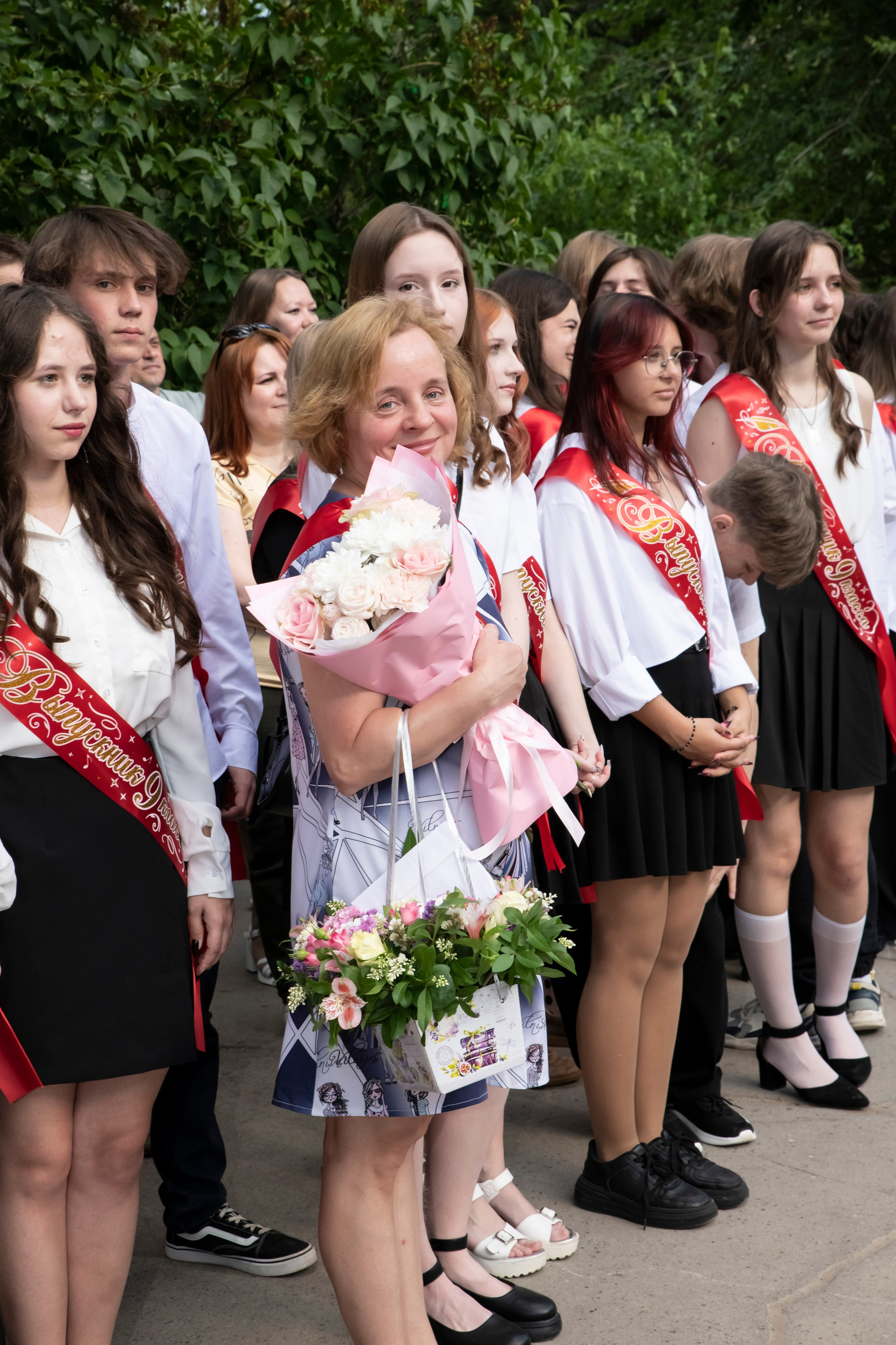 Последний звонок 18 школа сезон 2025. Фотограф в Волгограде и Волжский Наталья Рылькова