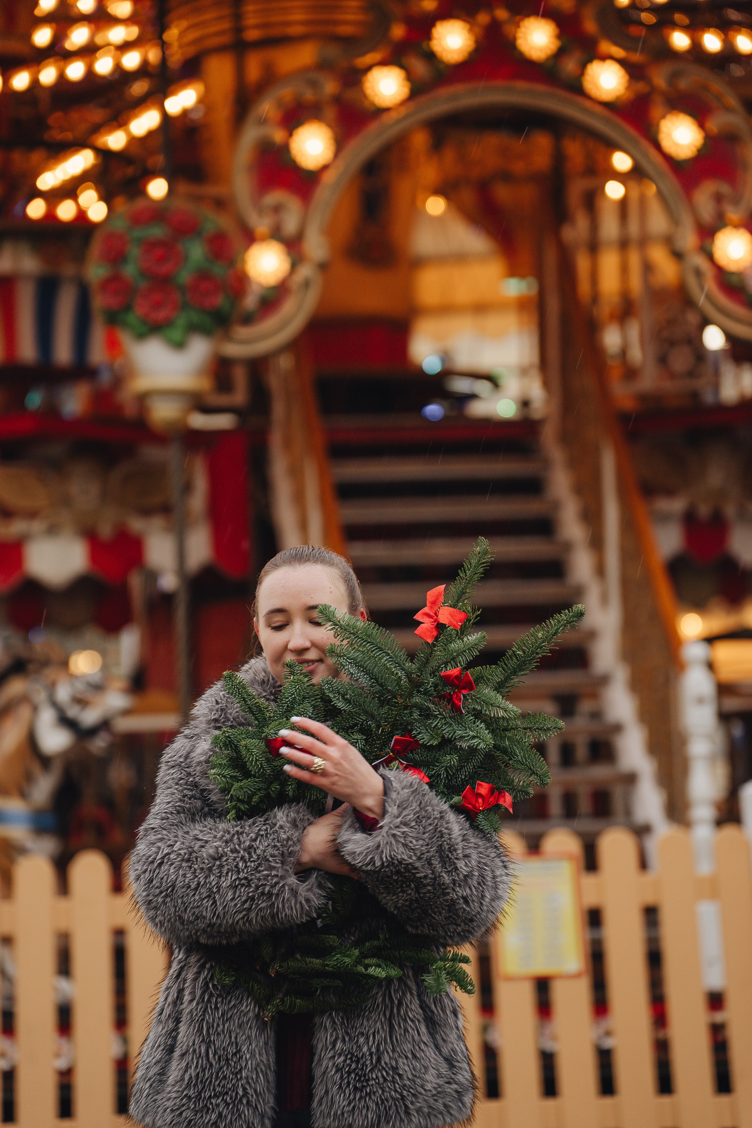 ПРОГУЛКА НА МАНЕЖНОЙ ПЛОЩАДИ ДЛЯ ДЕВУШКИ ПЕРЕД НОВЫМ ГОДОМ (НОВОГОДНЯЯ ФОТОСЕССИИЯ НА МАНЕЖНОЙ ПЛОЩАДИ). Профессиональный фотограф, Санкт-Петербург — Виктория Богомолова