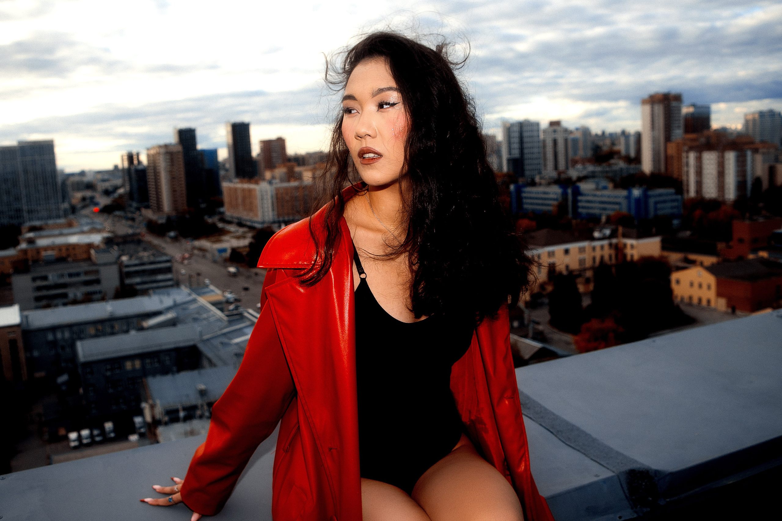 Фотосессия на крыше для Адины в Новосибирске. Фотограф в Новосибирске Владислав Унтерберг