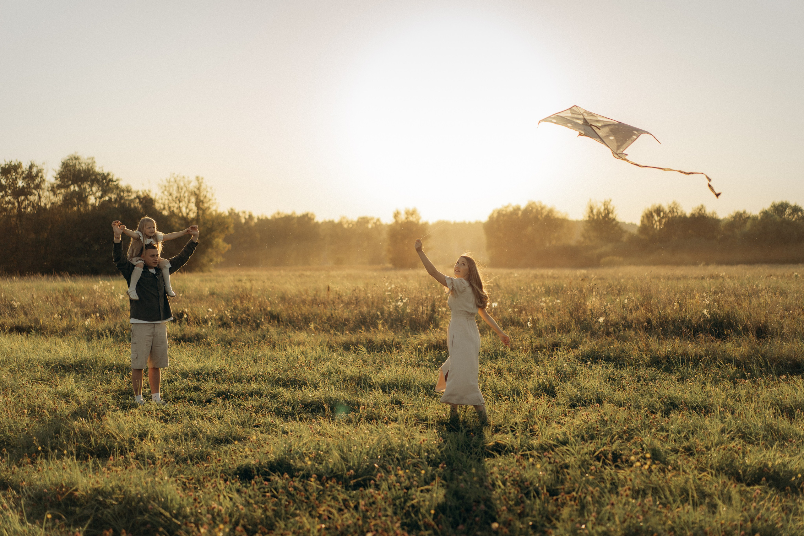 Летний вечер в поле. Семейный lifestyle фотограф в Москве Рената Рафикова