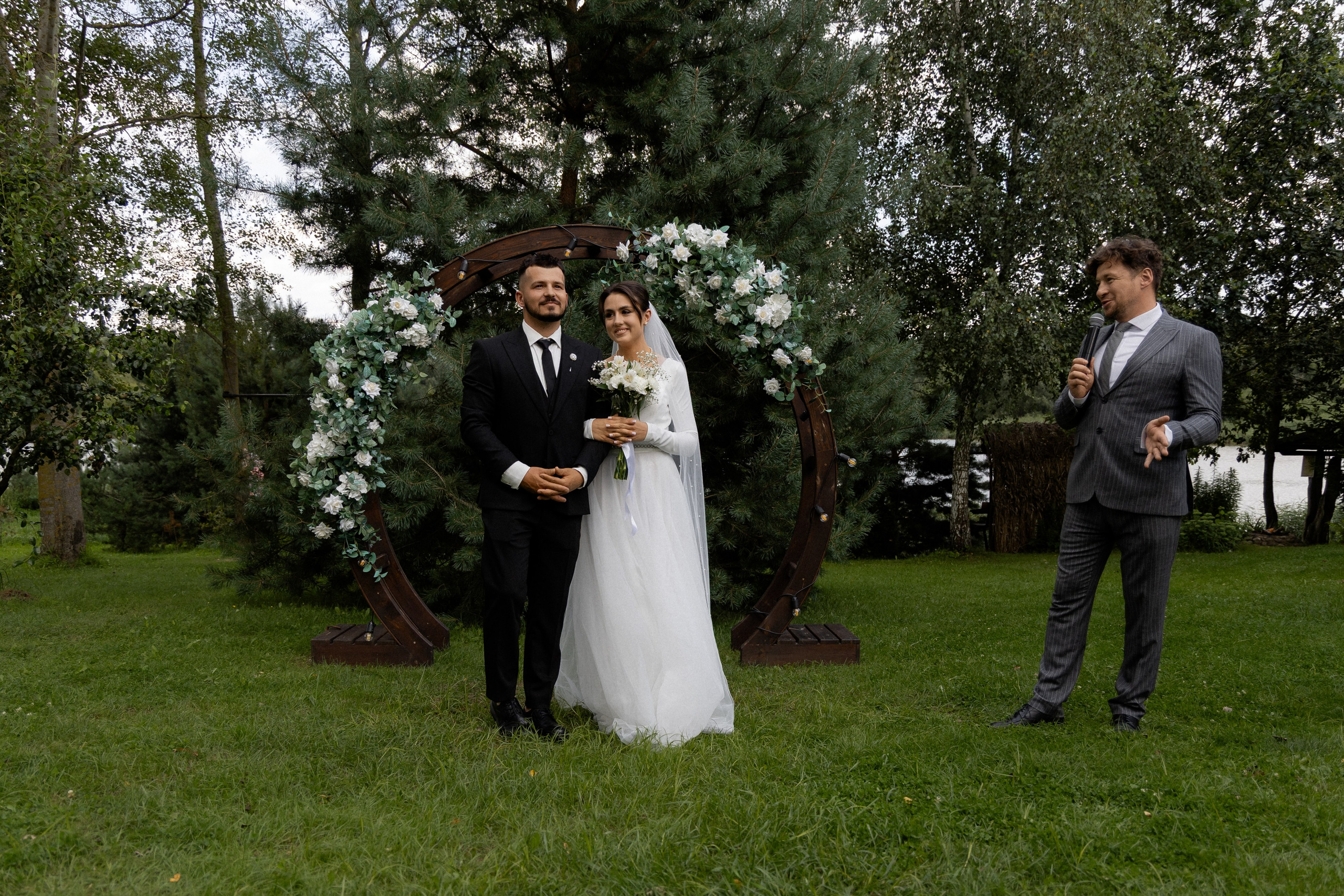 Свадебная фотосессия в агроусадьбе Лабодянка в Минске. Свадебный фотограф в Минске/Беларуси Сергей Спиридонов