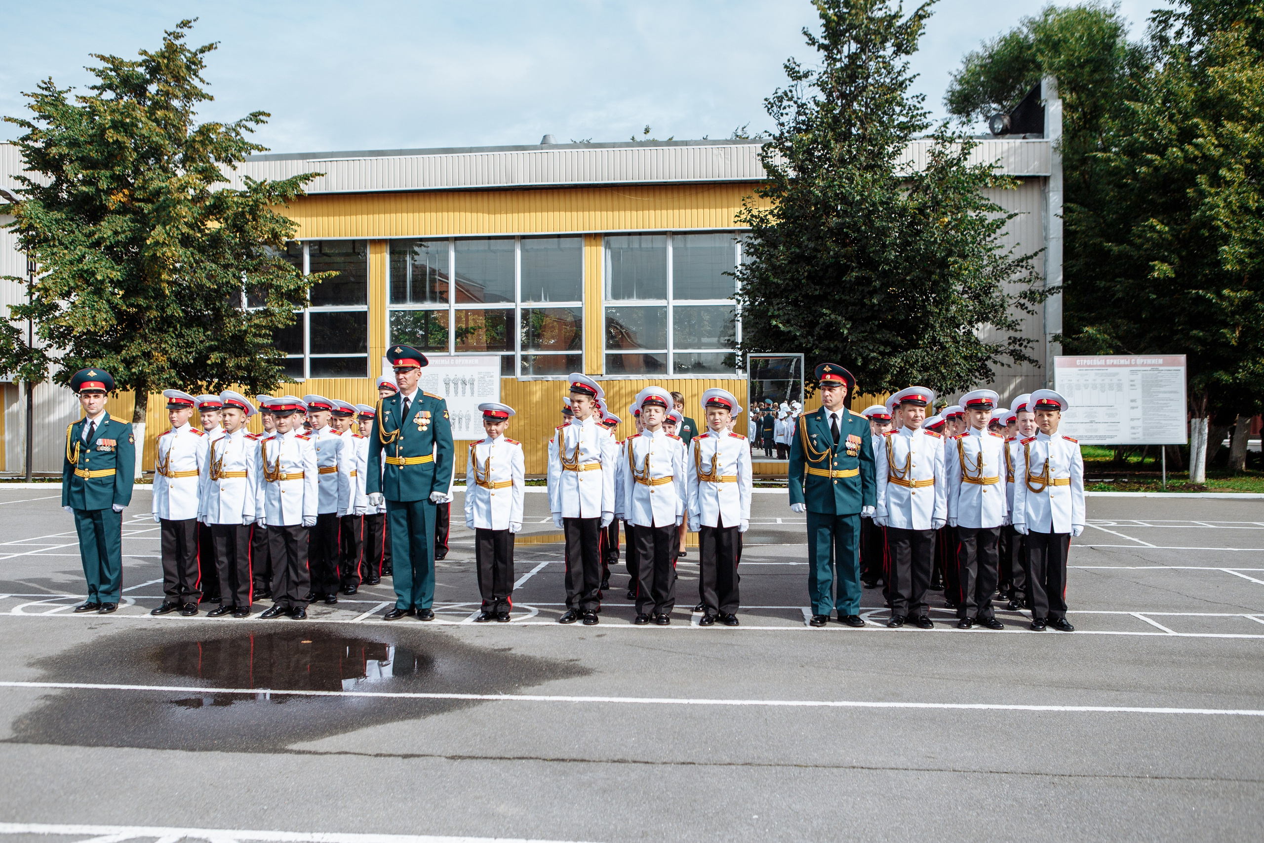 Фото выпускного кадетского училища