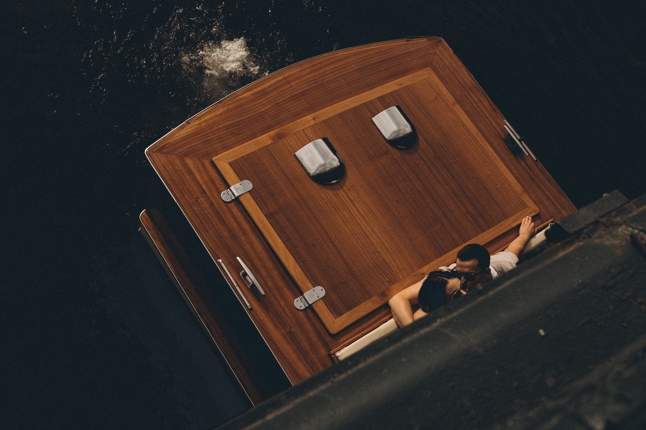 СВАДЕНБНАЯ СЬЕМКА НА КАТЕРЕ ПО КАНАЛАМ САНКТ-ПЕТЕРБУРГА И В АКВАТОРИИ НЕВЫ. Профессиональный фотограф, Санкт-Петербург — Виктория Богомолова