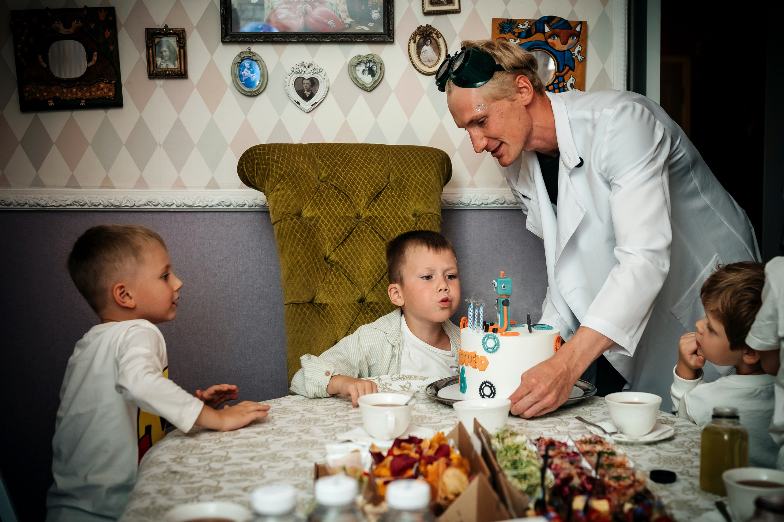 Тимофею 6. Главная