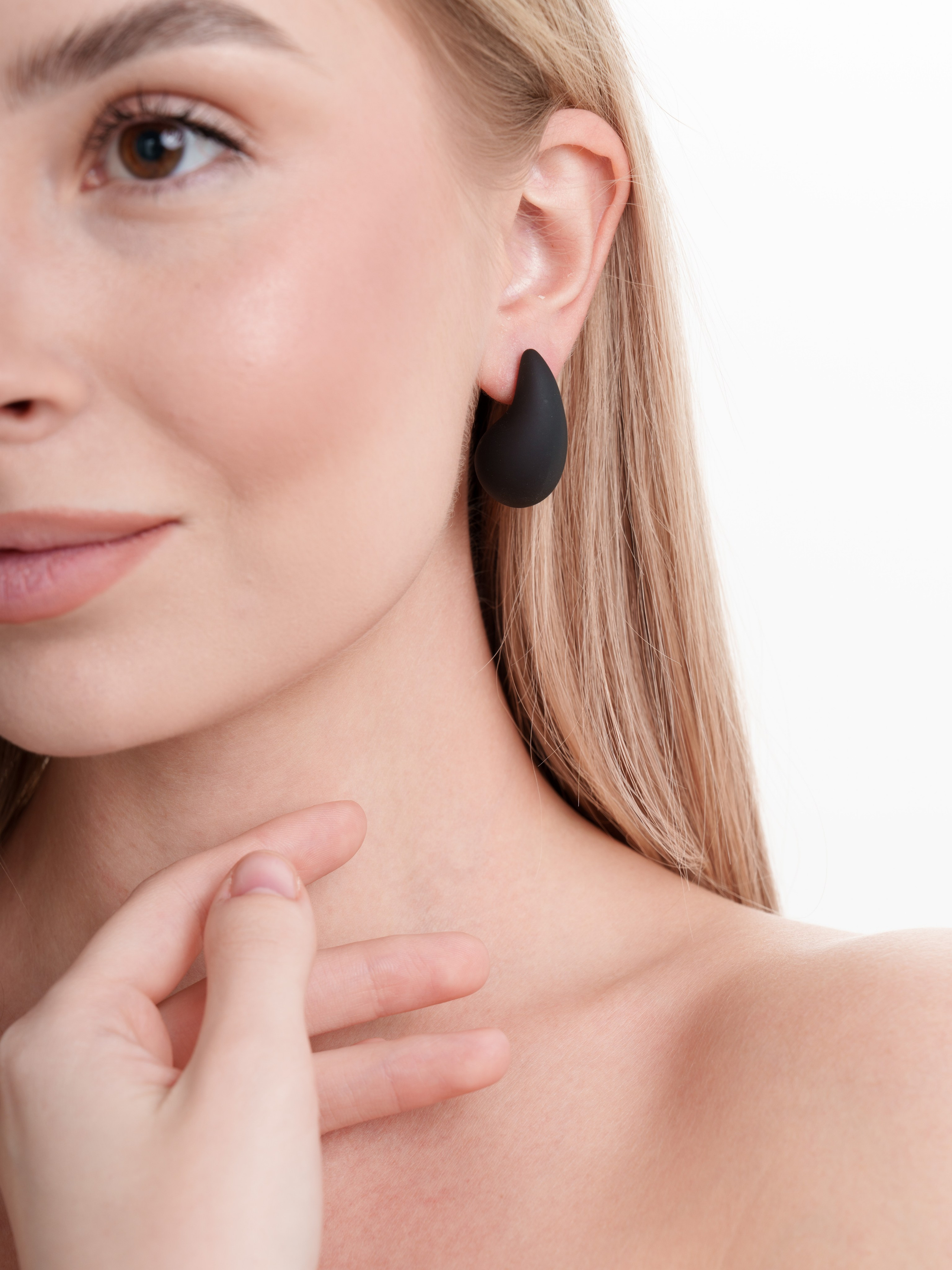 Съемка сережек для WB и OZON. Портретный и Контент фотограф Григорий Семенов (Grifon) в Ижевске