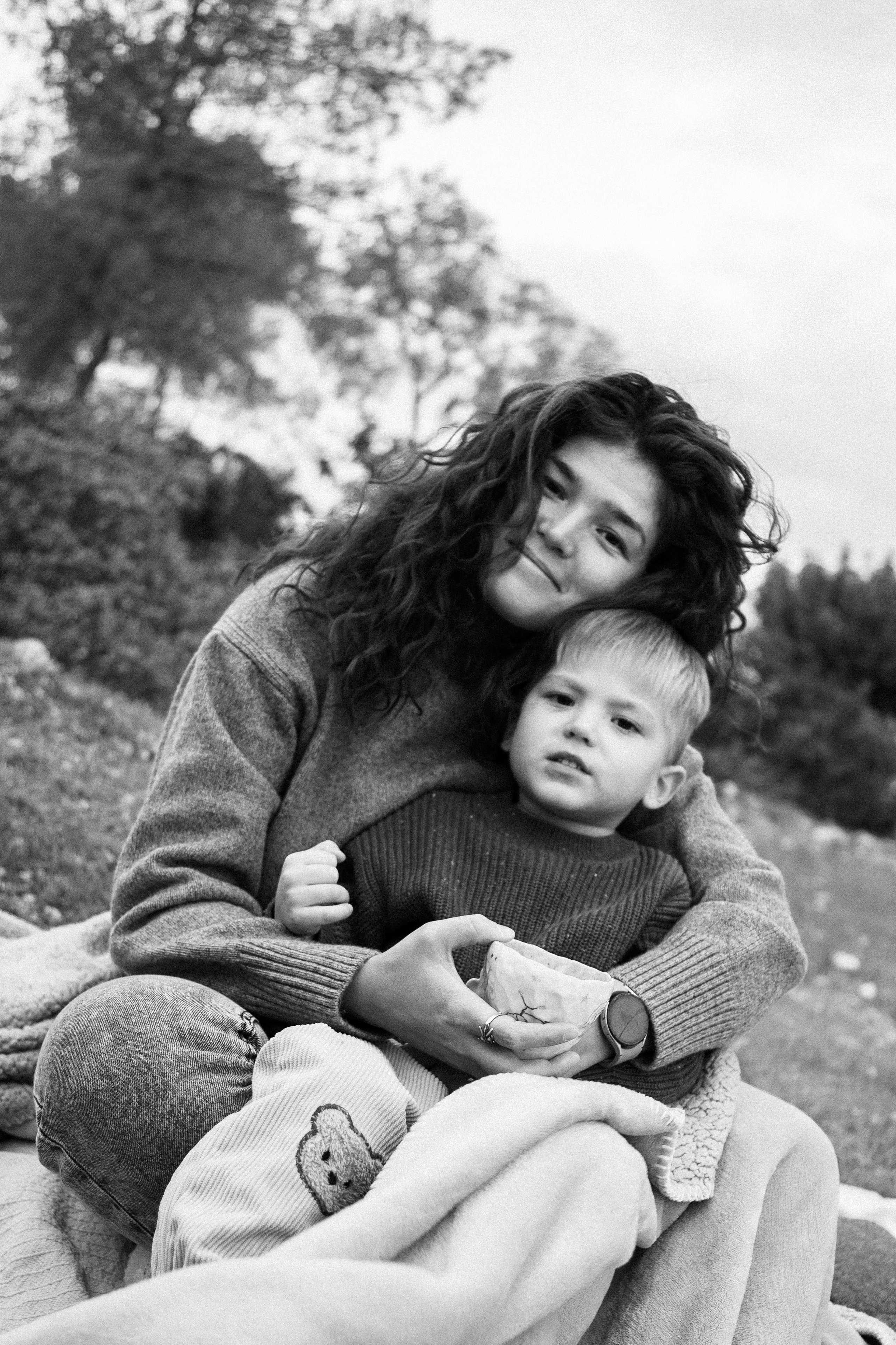 Nastya & Mr. Racoon. Portrait, family and pet photographer in Cyprus, Ksenia Bourdelle