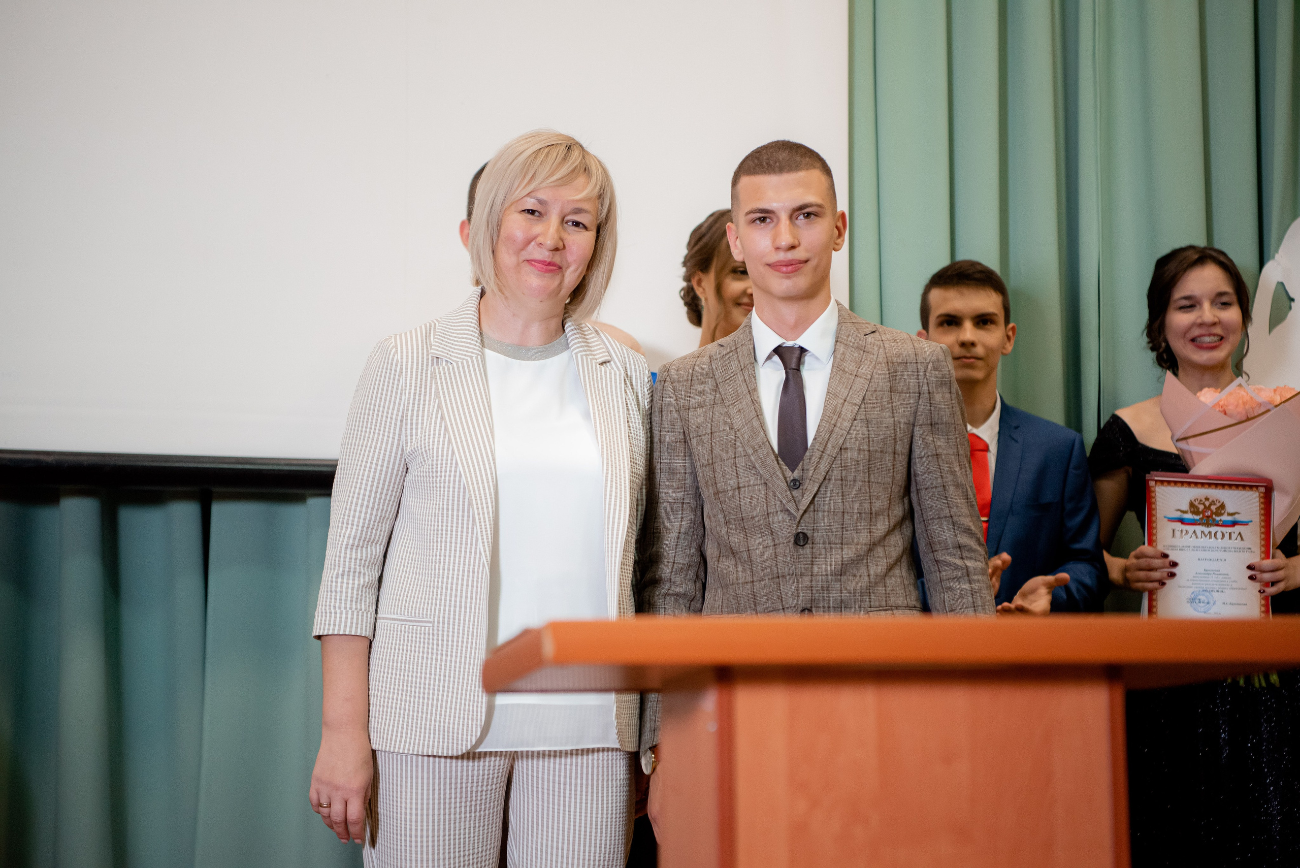 140 Школа. Вручение и Банкет. Сити Холл. Фотограф в Волгограде и Волжском Александр Горбань