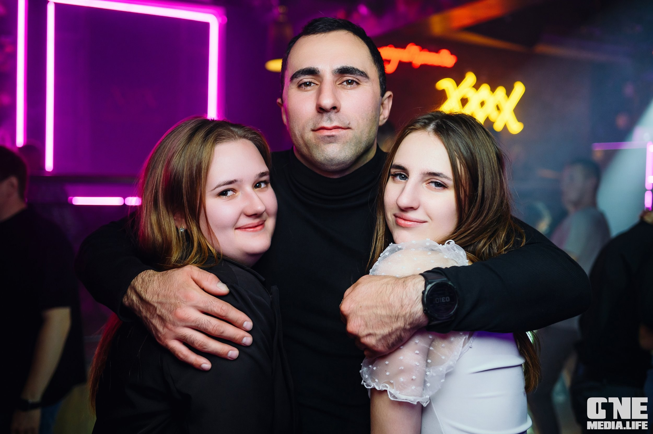 Фоторепортаж из бара XxxX. One Media Life: фоторепортажи, фотоотчеты с мероприятий и заведений