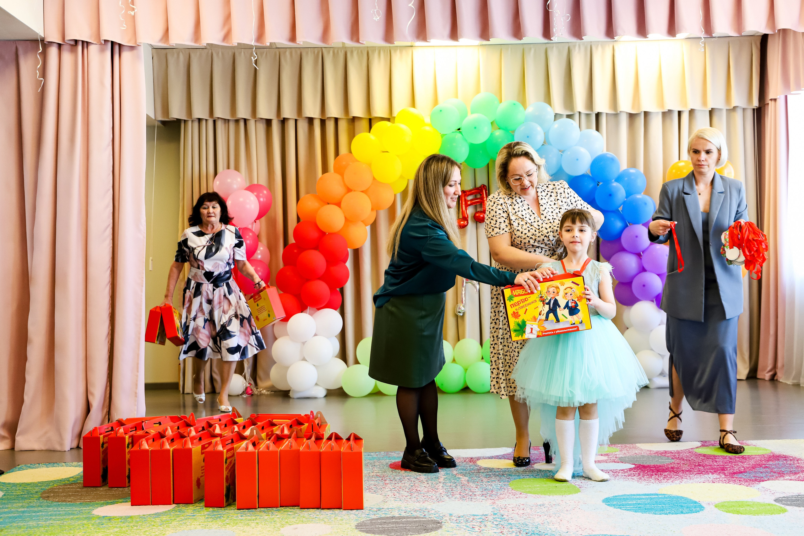 Съёмки праздников и выпускных в детских садиках и школах. Семейный и детский фотограф Эльвира Билибина