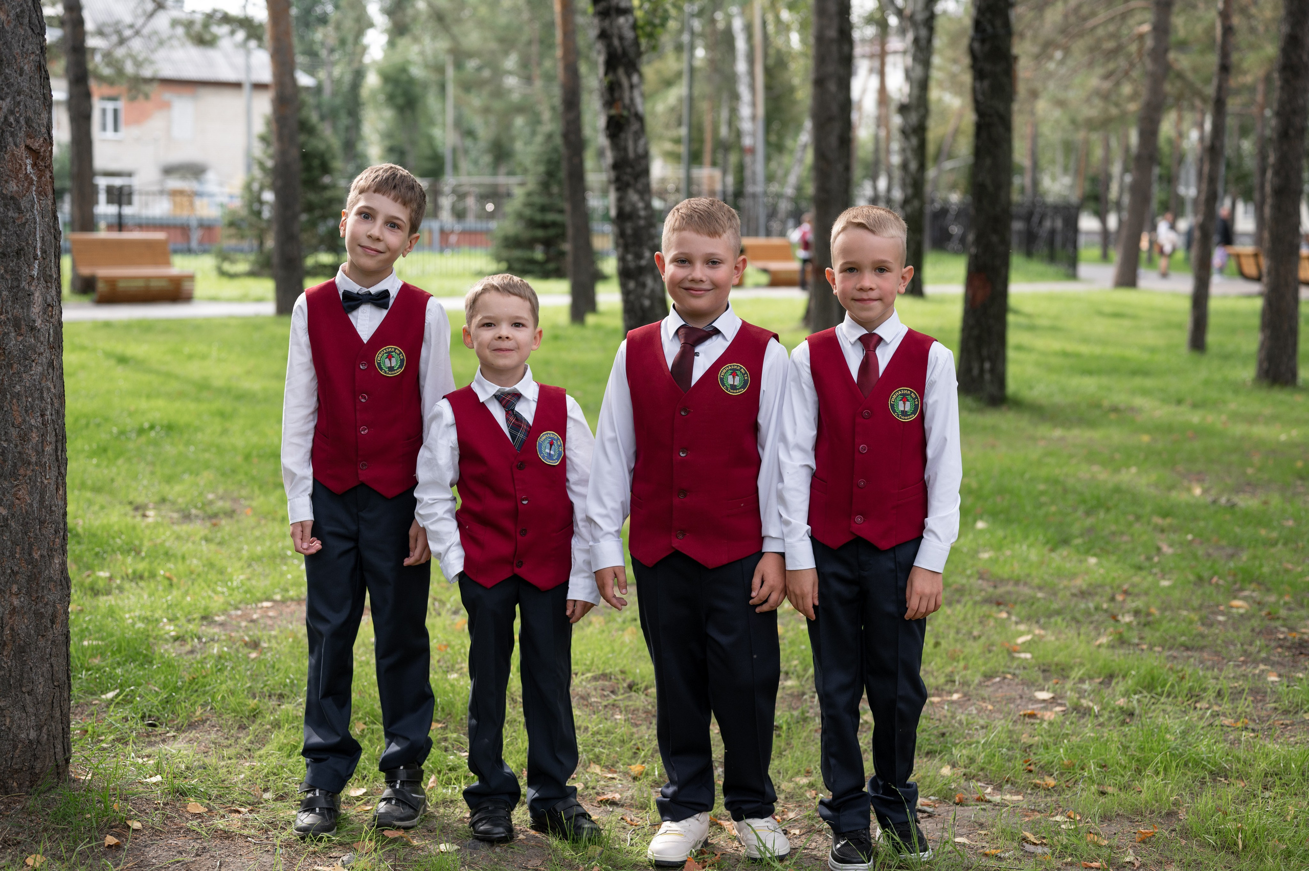 1 сентября 16 гимназия 2 класс (линейка + в классе+ на улице). Фотограф новорожденных, семейный детский в Тюмени Татьяна Морозова