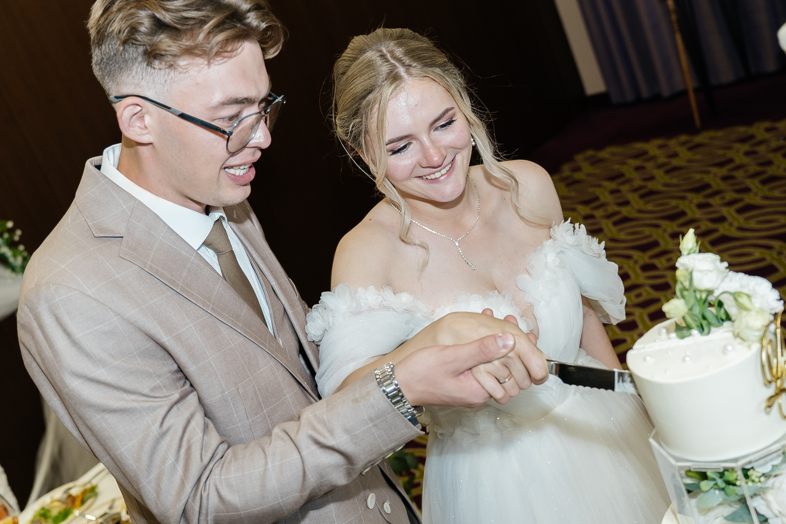 City Center. Для тех, кто не ждёт удачи, а создаёт её. Каждая фотосессия — это твой момент, твой стиль, твой успех. 📸