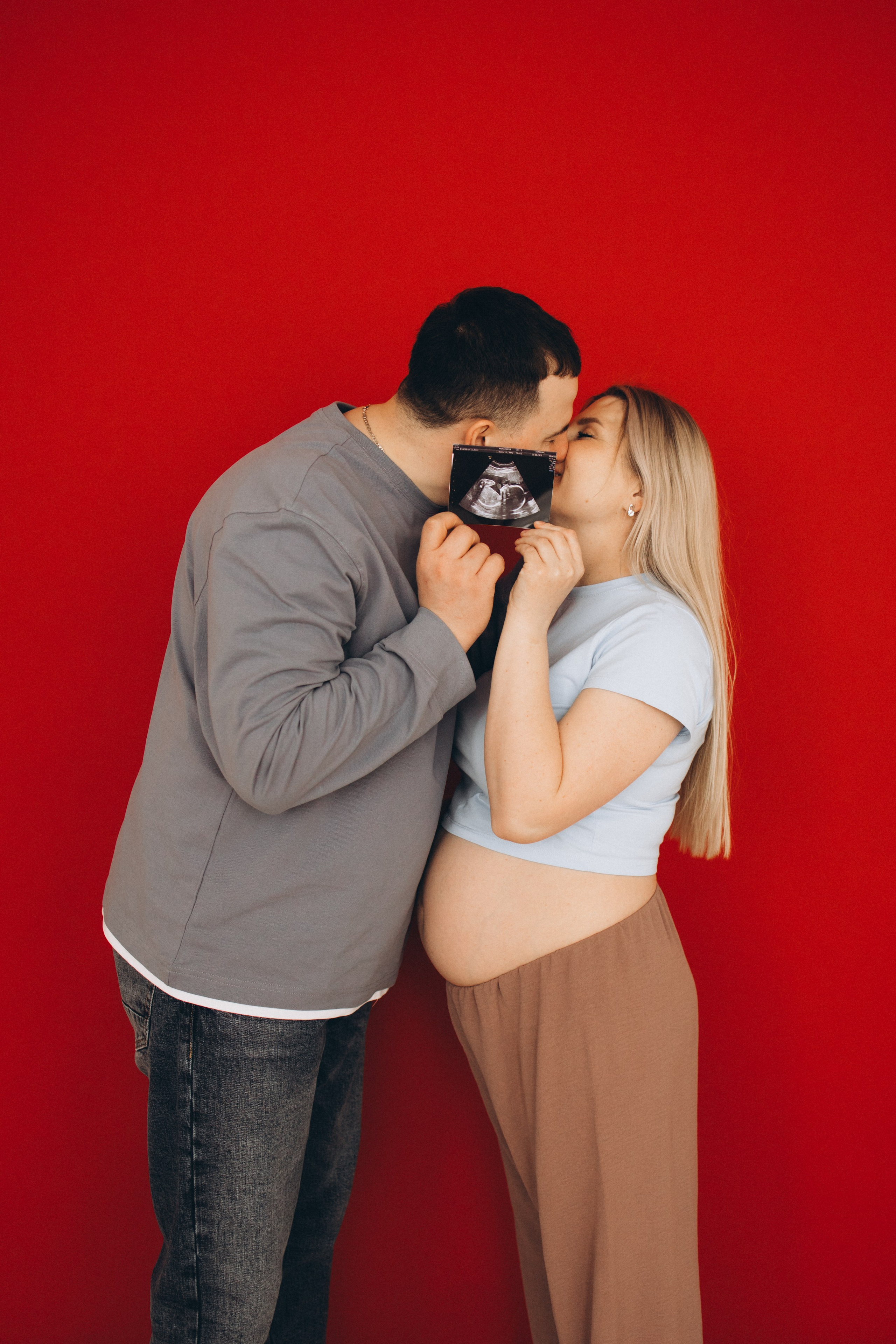 Фотосессия беременности в студии. Семейный фотограф в Минске — Алина Тиханович