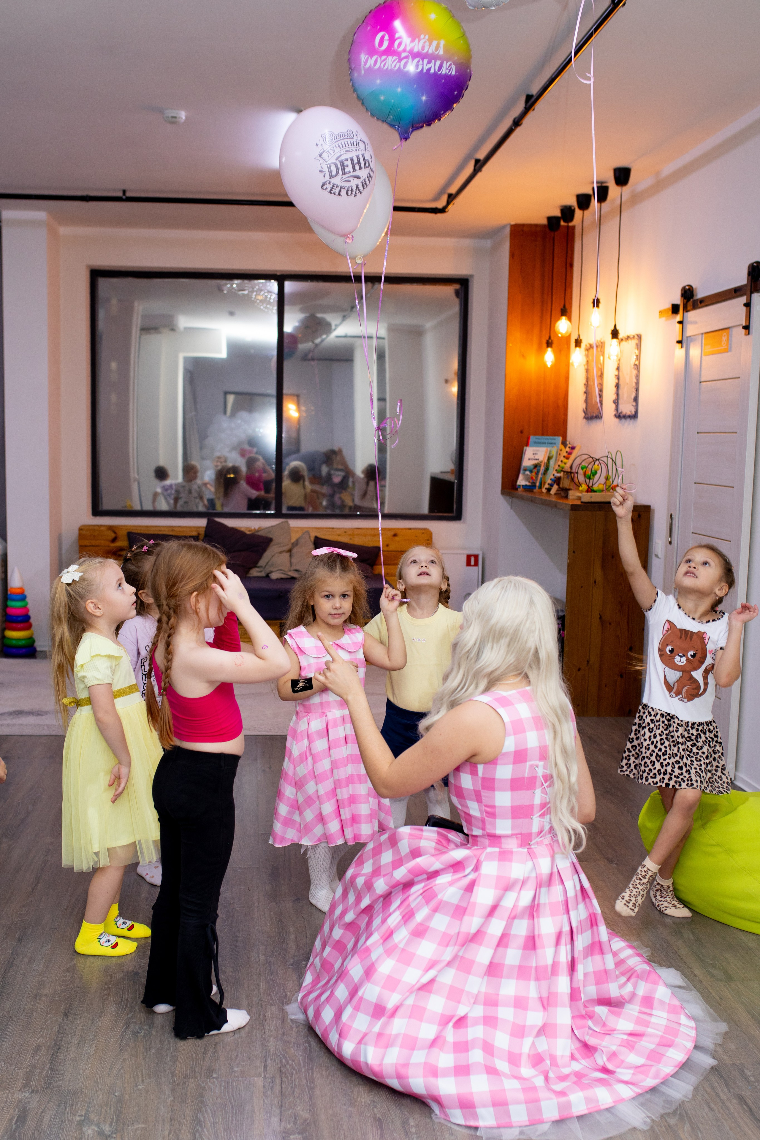 День рождения в стиле Барби. Лофт «Облака». Фотограф в Новосибирске Ася Зверева