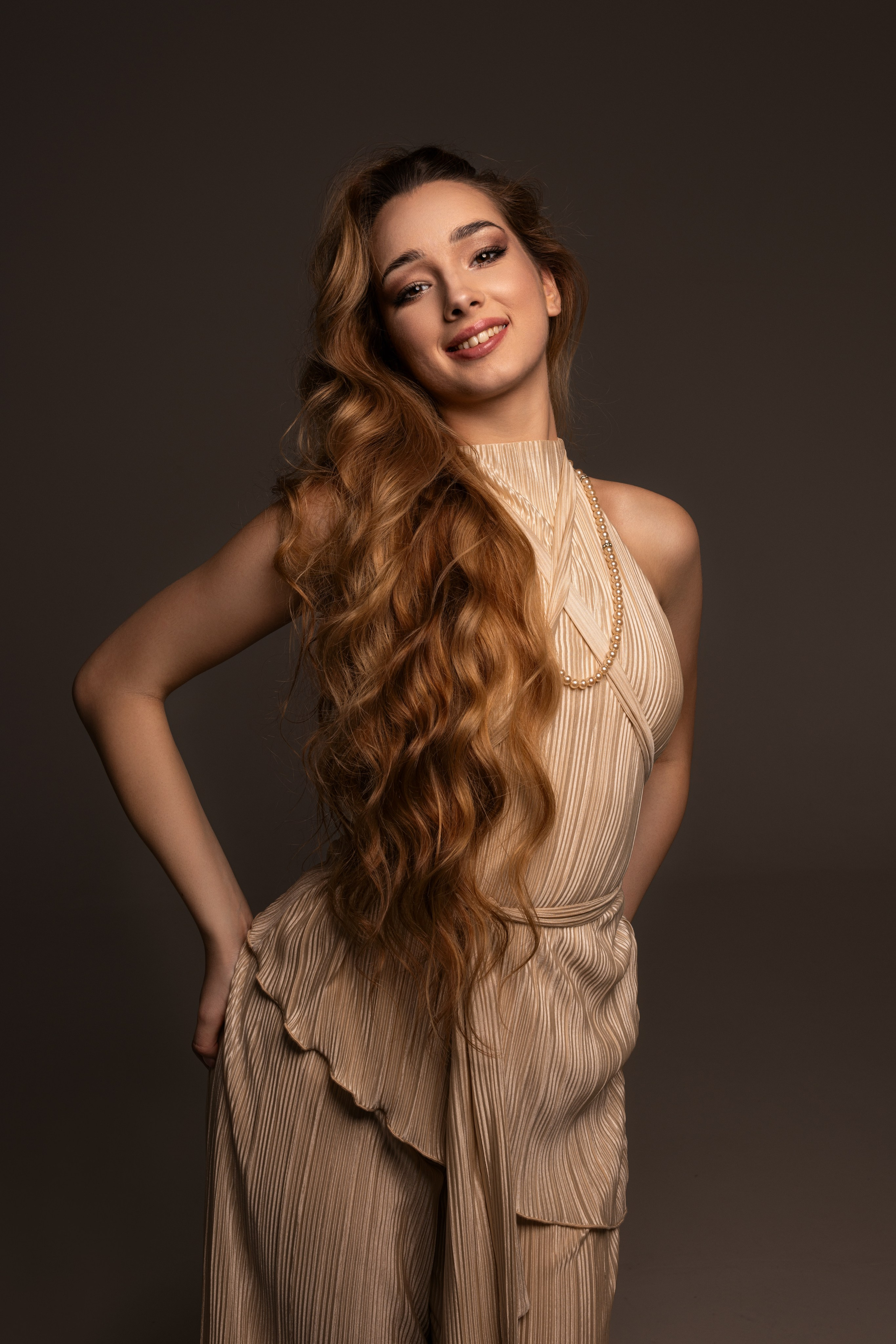 Студийная съемка с Полиной на циклораме в формате для «себя». Дмитрий Шульгин, портретный фотограф в Воронеже