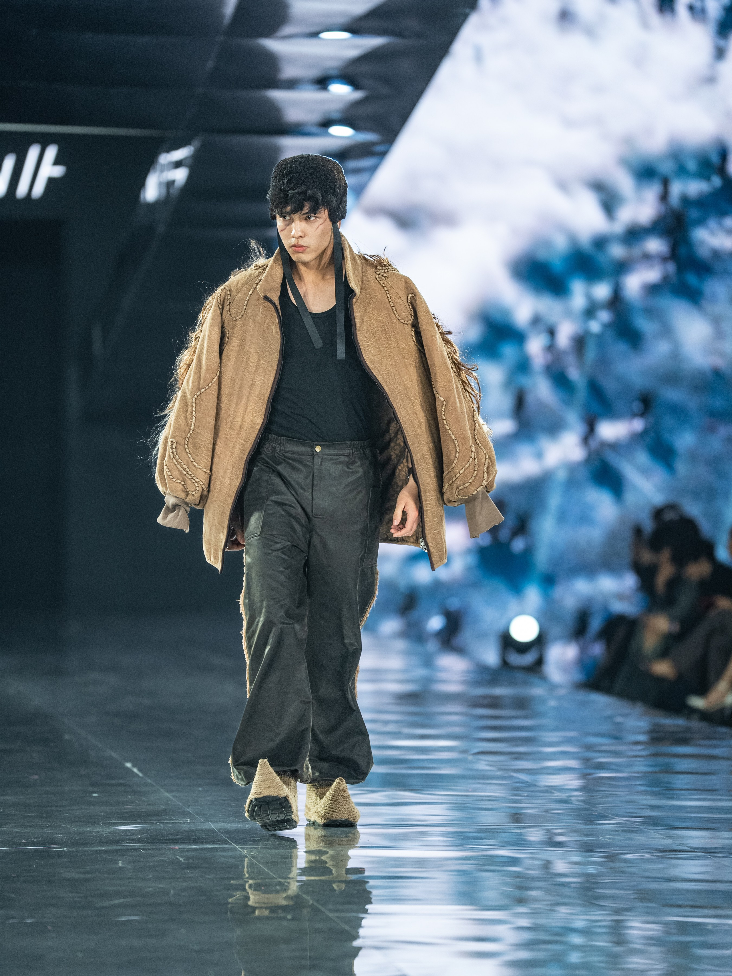 Visa Fashion Week Almaty Pre-Fall 2026 GAZHAIYIP. Сайт Алматинского НЮ АРТ, будуар и фэшн фотографа Дениса Карпенко