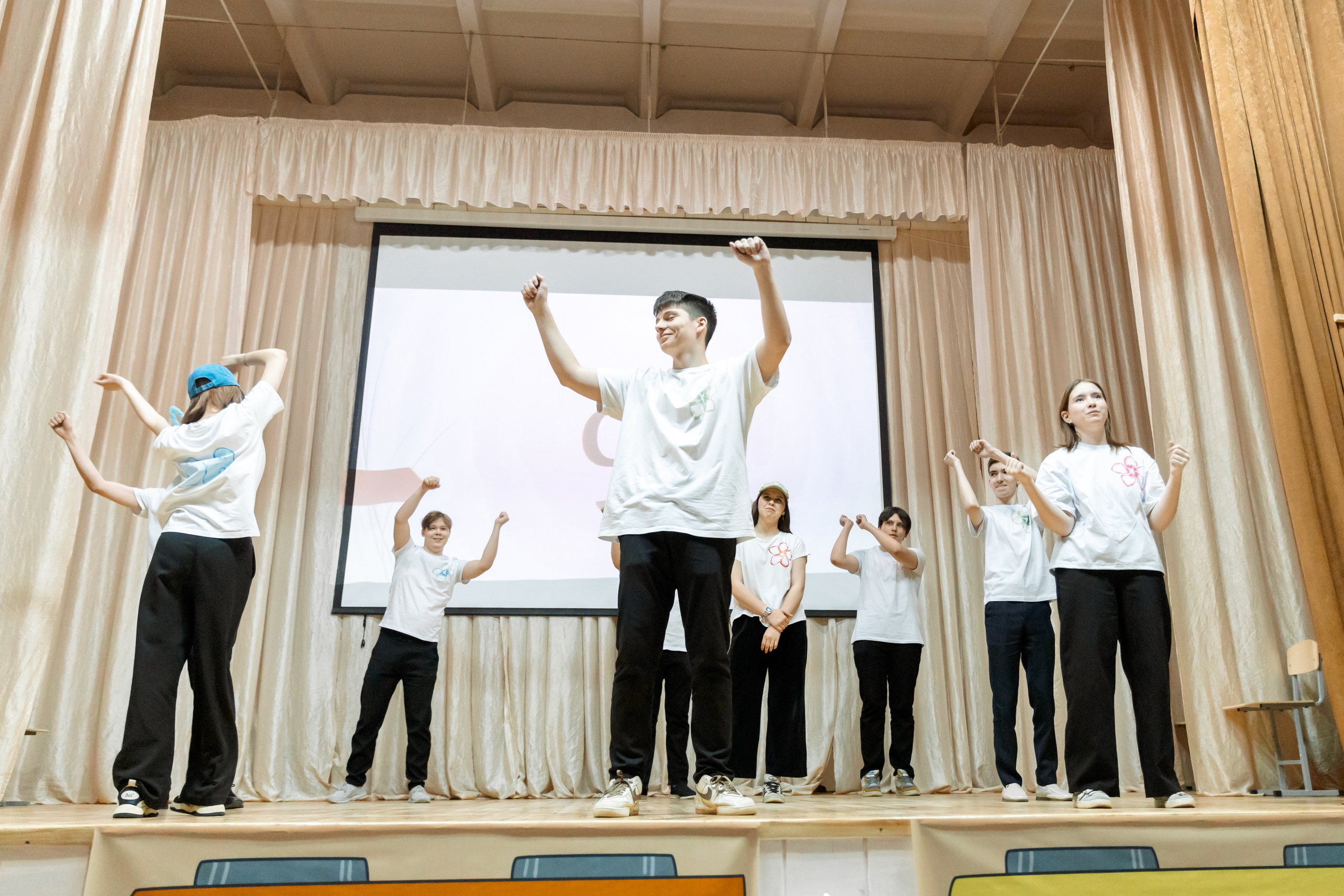 Выпускной шк 88 9-е кл. 24.05.2024. Свадебный и Семейный фотограф г. Ижевск Гульназ Солдатова. Гульназ фото