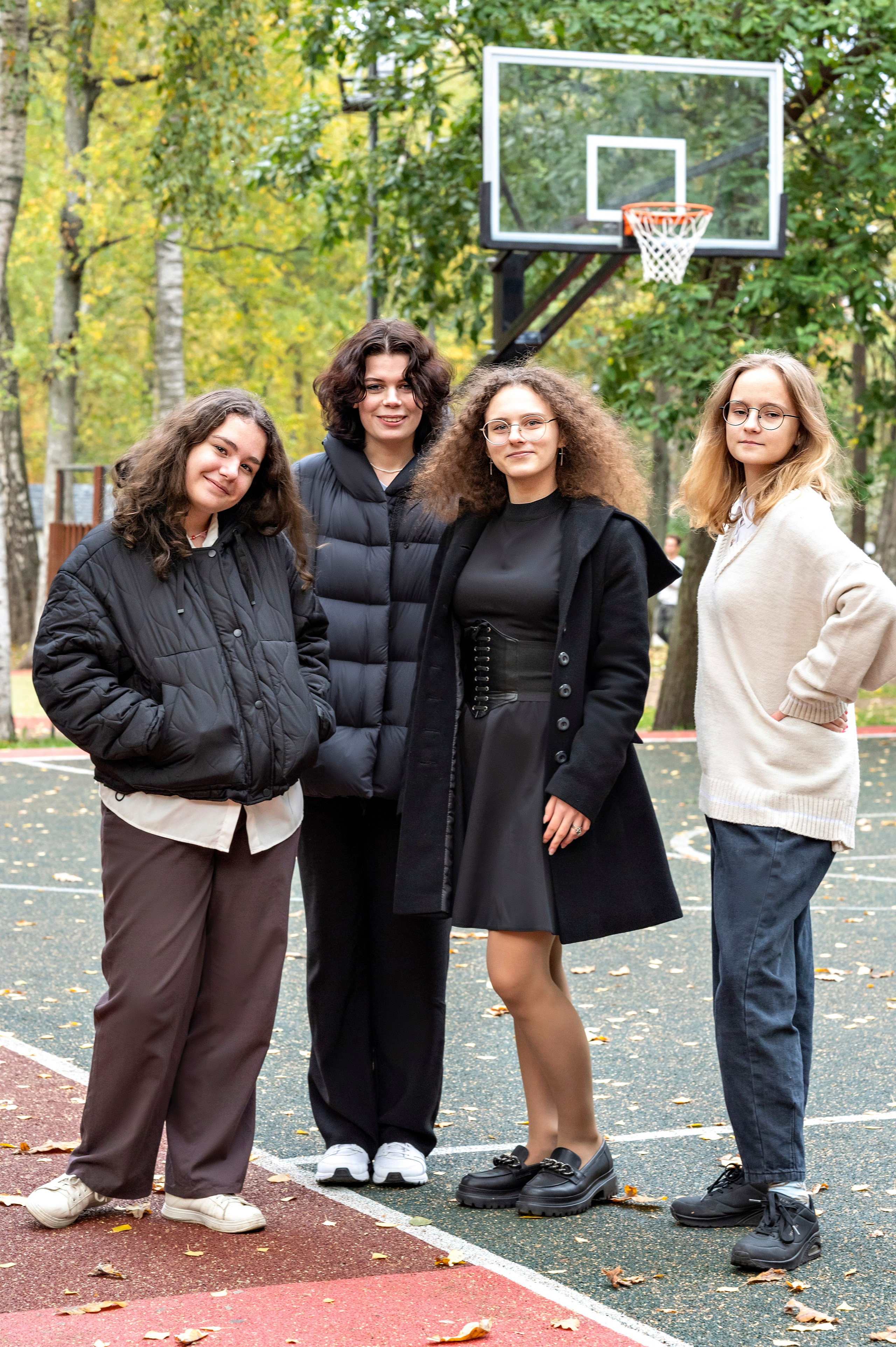 Осенняя фотосессия в парке 9-А класс Школа 953. Детский и семейный фотограф г. Москва Оксана Катаджи