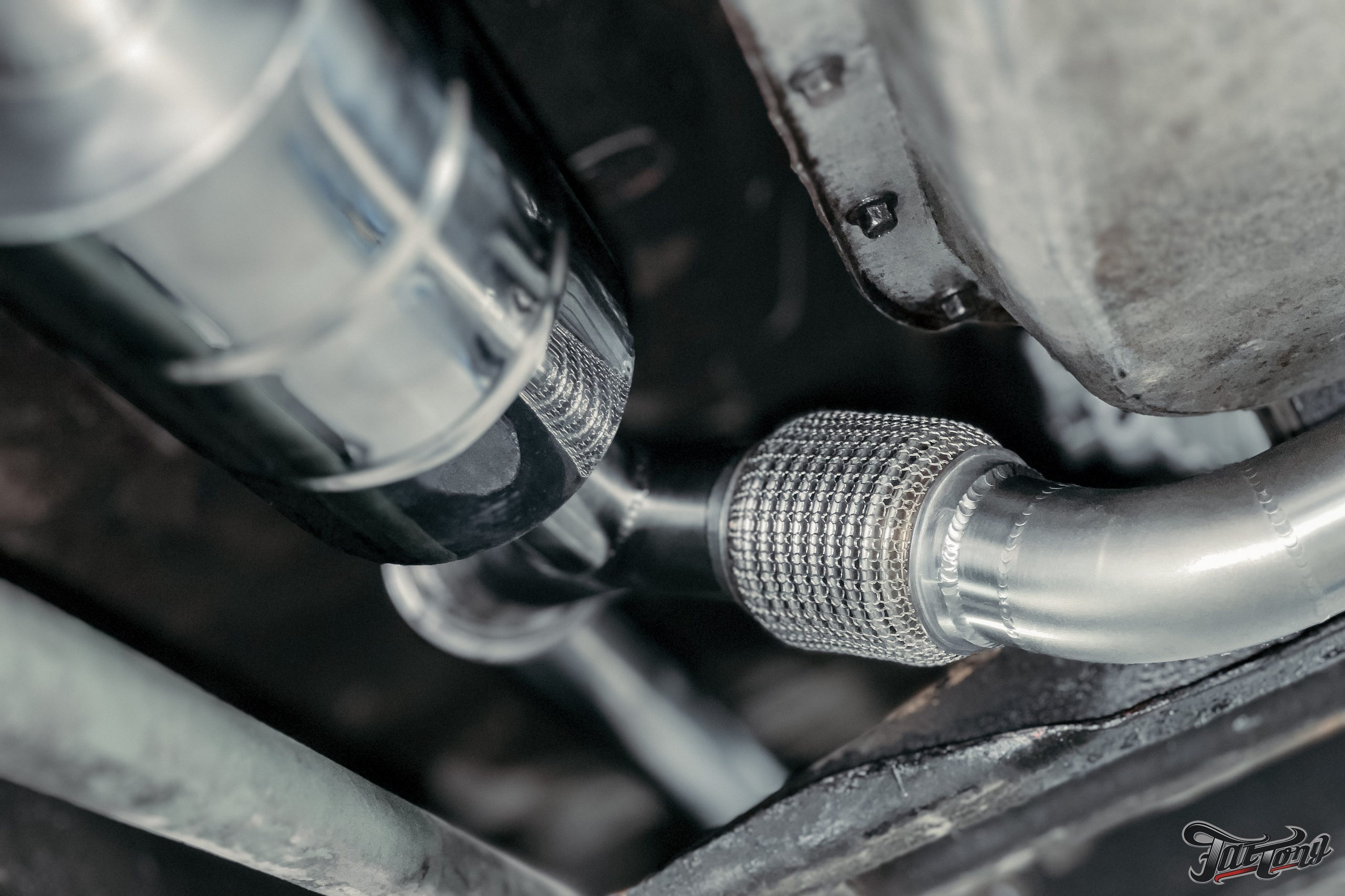 Chevrolet Tahoe I ремонт по кузову и окрас, пошив салона. DeLorein