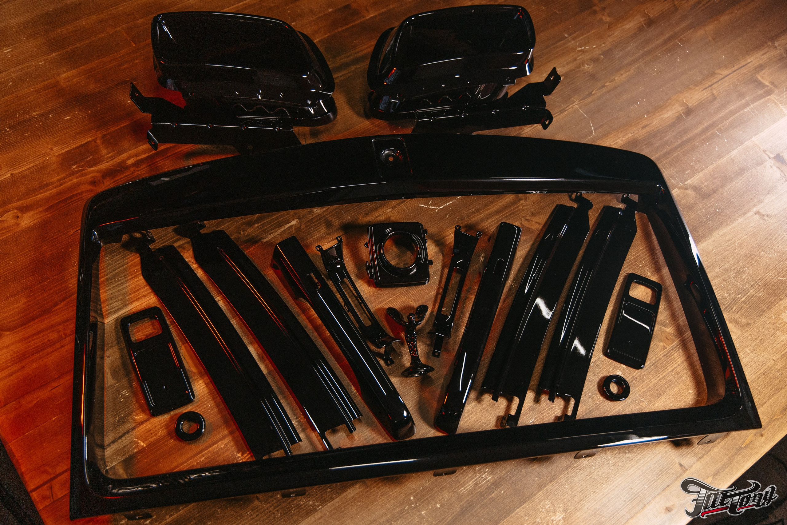 Rolls-Royce Cullinan оклейка в матовый полик, полный антихром. DeLorein