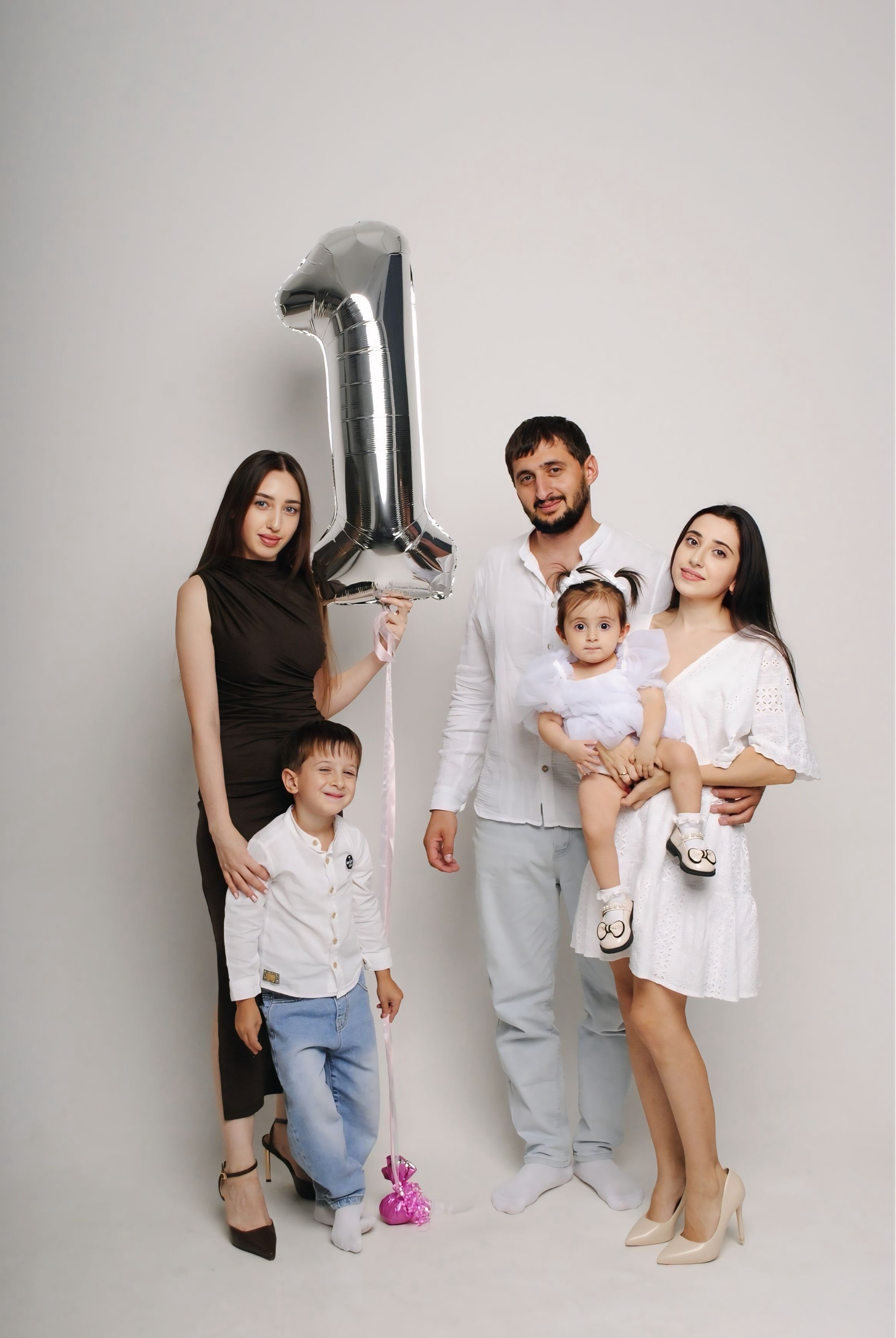 Лилит и семья. Фотограф Мария Мусаелян
