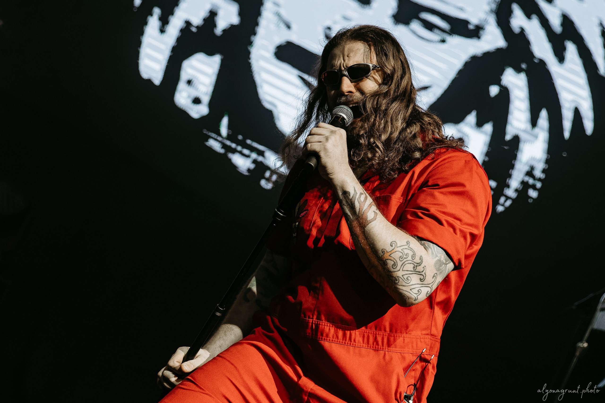 Багровый Фантомас, фоторепортаж, СПб, BASE, 14.12.2025. Алена Адрианова: фотограф в Санкт-Петербурге