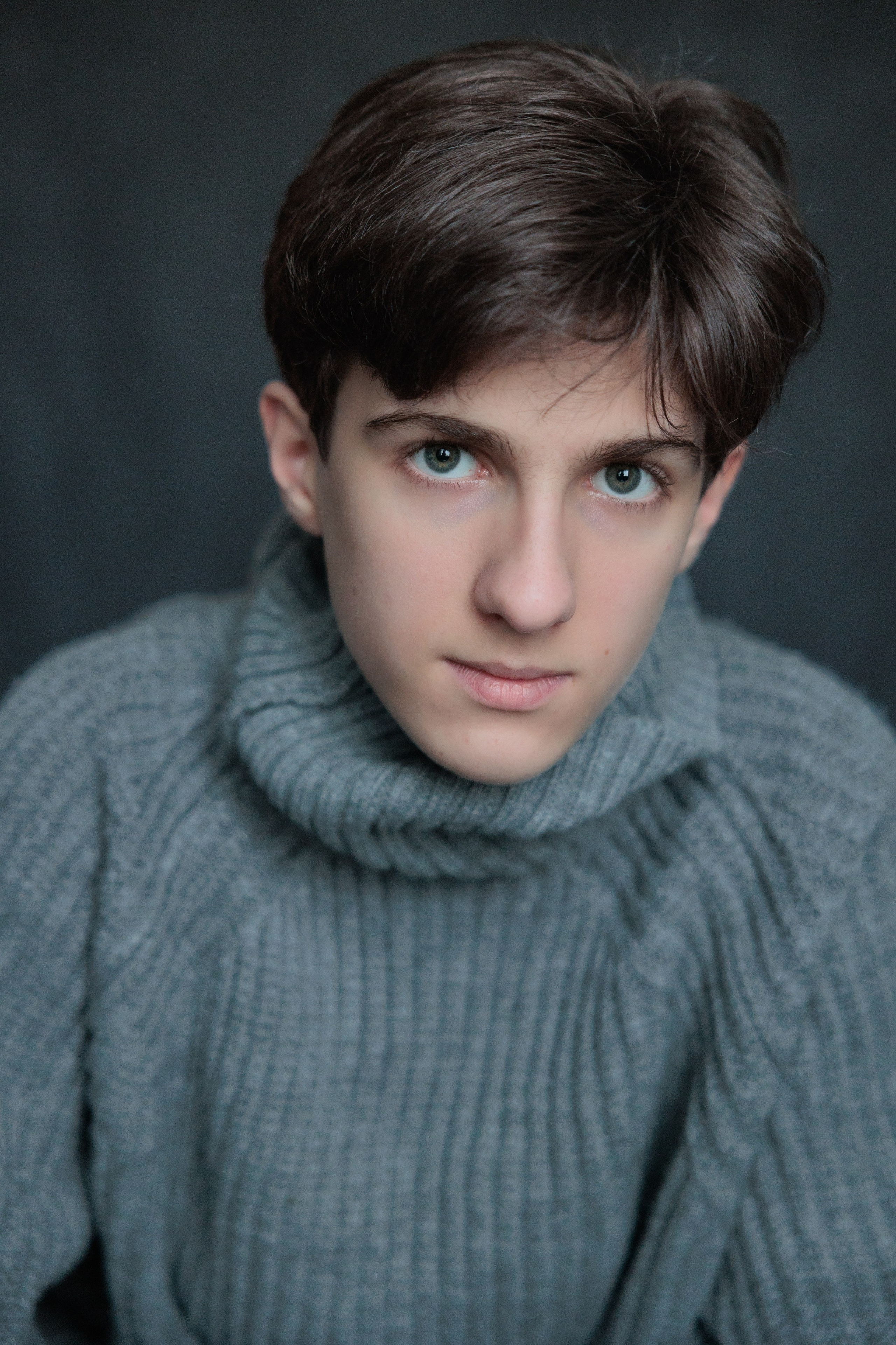 АРТЁМ. Я фотограф из Москвы к Вашим услугам