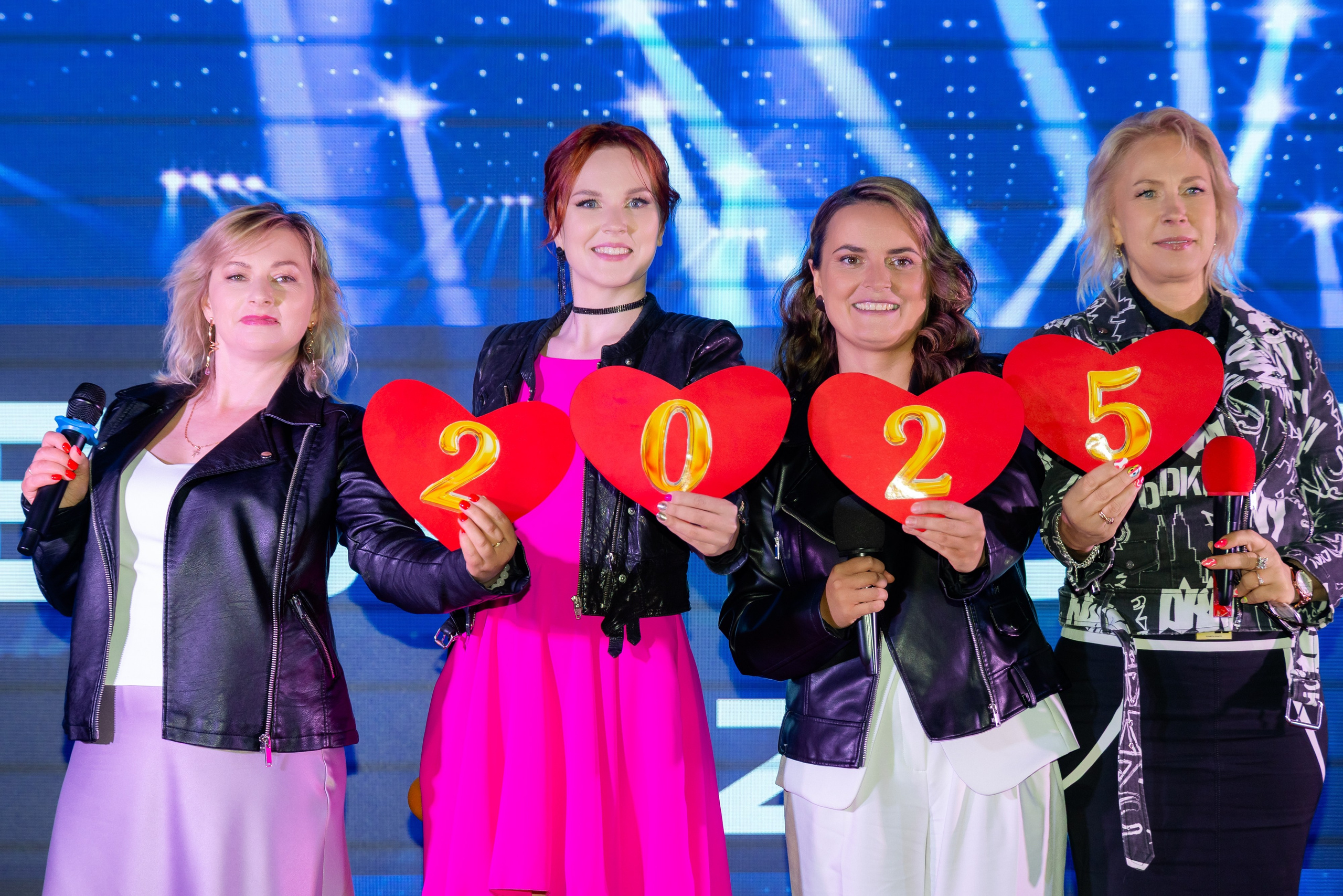 Школьный выпускной 2025 год в Минске, Беларуси. Свадебный фотограф в Минске/Беларуси Сергей Спиридонов