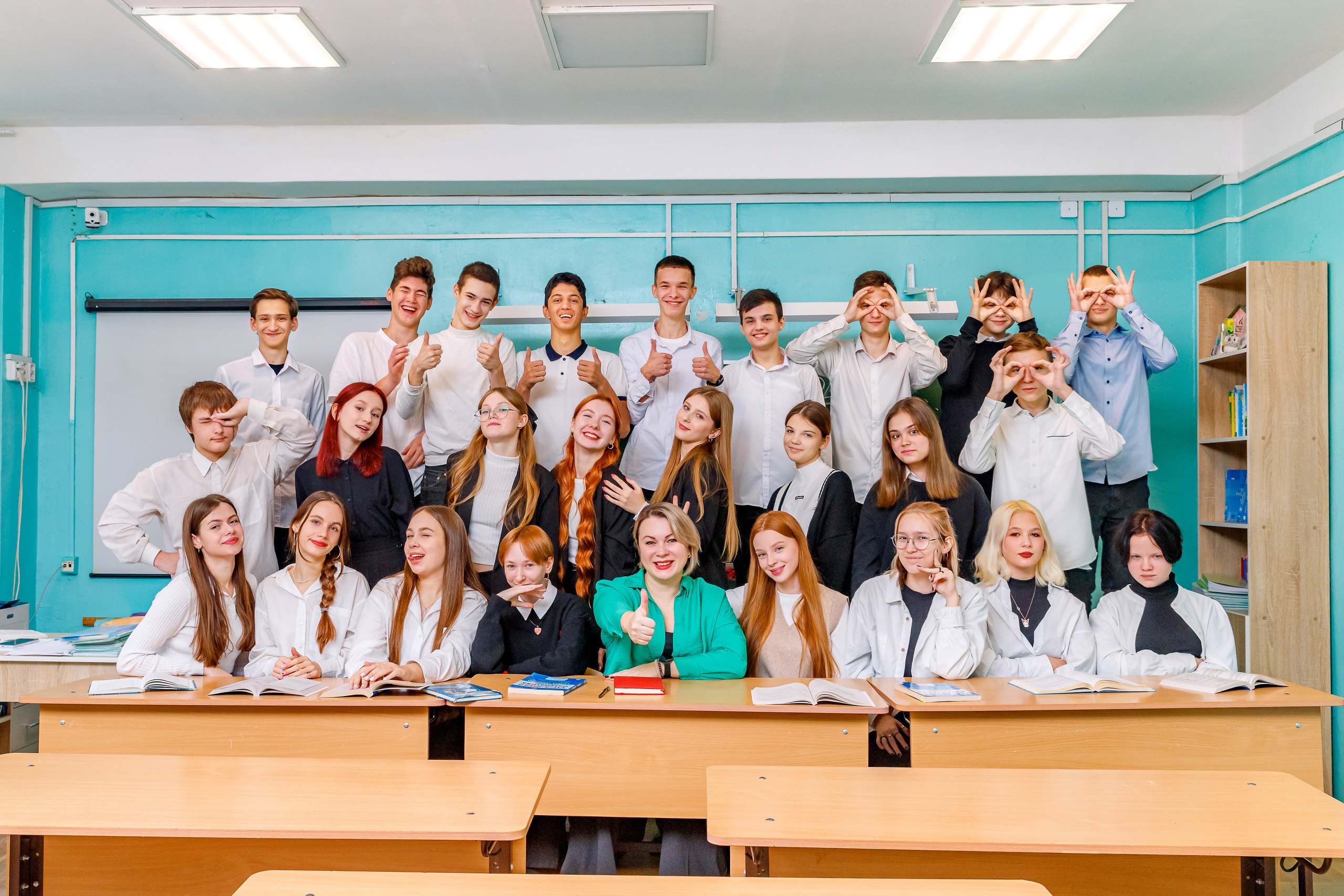 И В ШКОЛЕ ЕСТЬ ЖИЗНЬ. Марина Ушакова. Фотограф. Выпускные альбомы. г. Краснодар