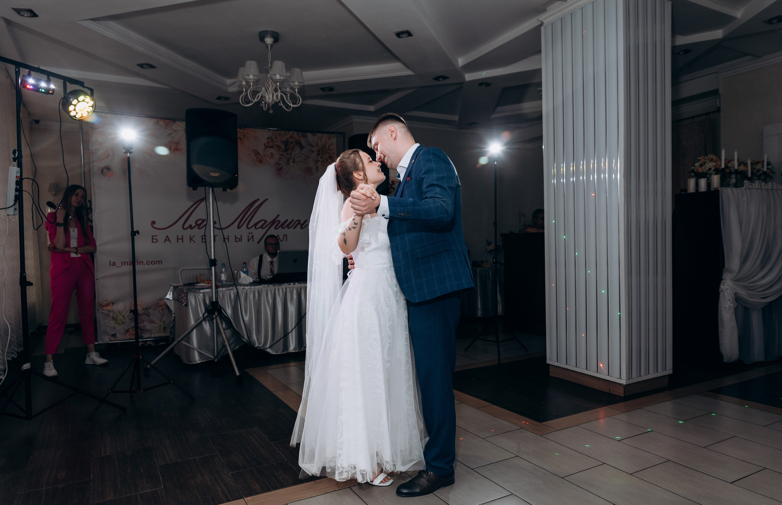 Прогулка, регистрация, банкет. Фотограф в Новосибирске