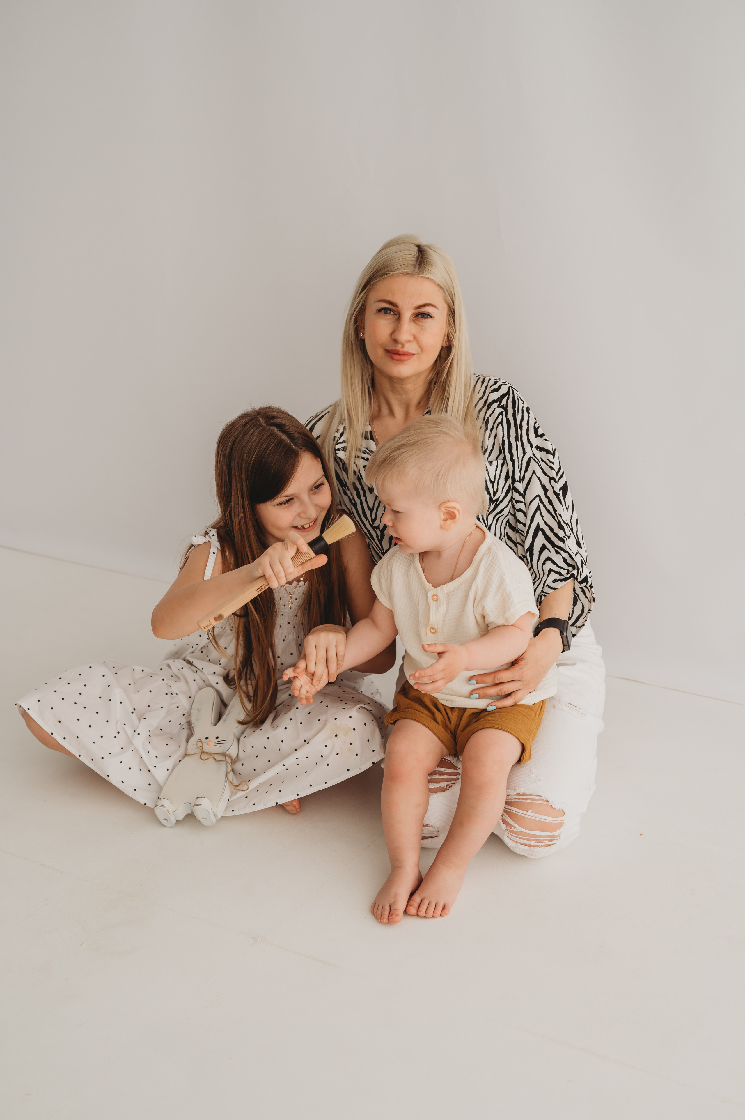 Никитка и Лерочка с утятами. Детский и семейный фотограф Ирина Гладких