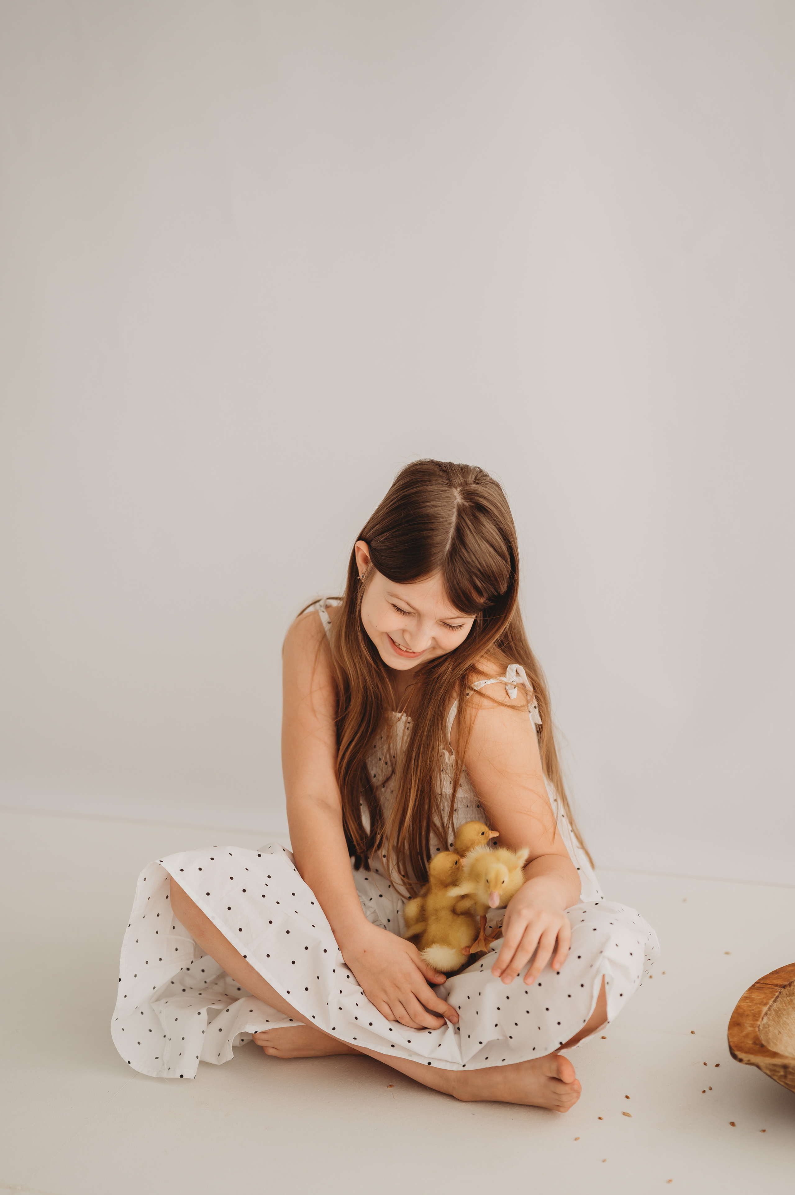 Никитка и Лерочка с утятами. Детский и семейный фотограф Ирина Гладких