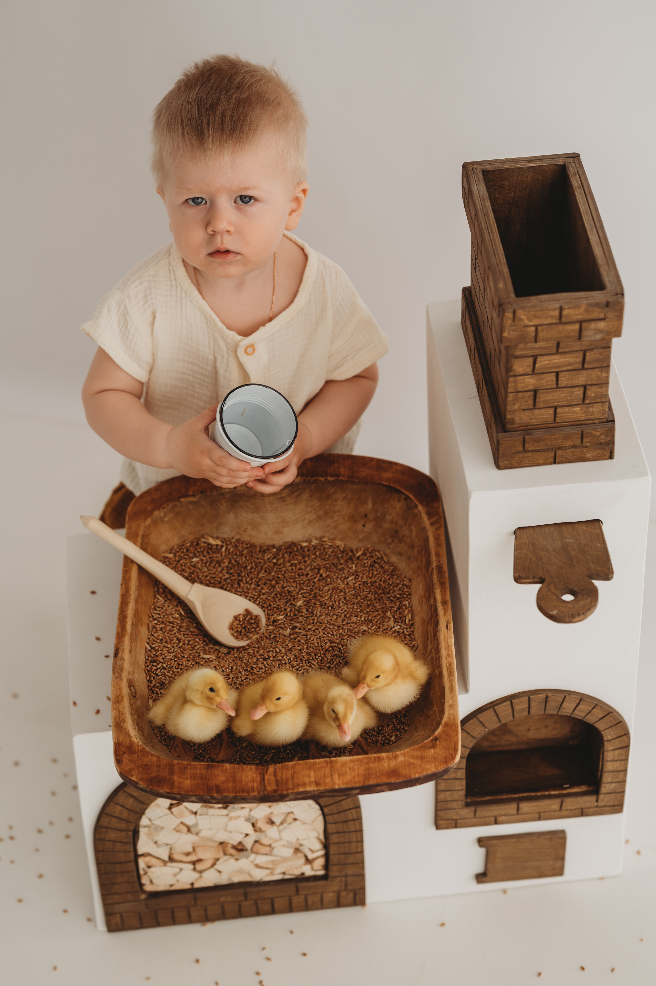 Никитка и Лерочка с утятами. Детский и семейный фотограф Ирина Гладких