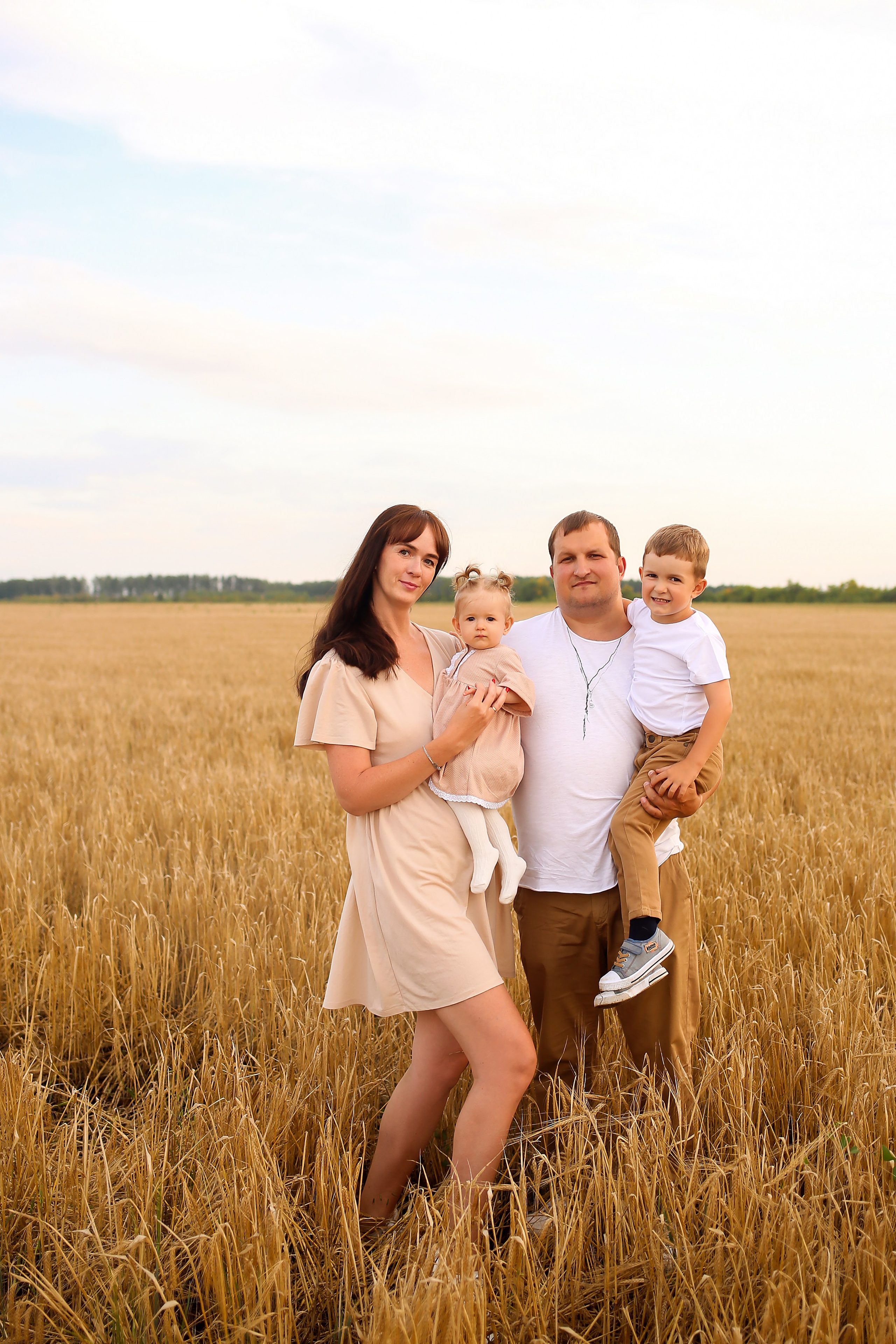 Съемка в поле. Семейный фотограф Фотосессия беременности  Екатеринбург Елена Луткова