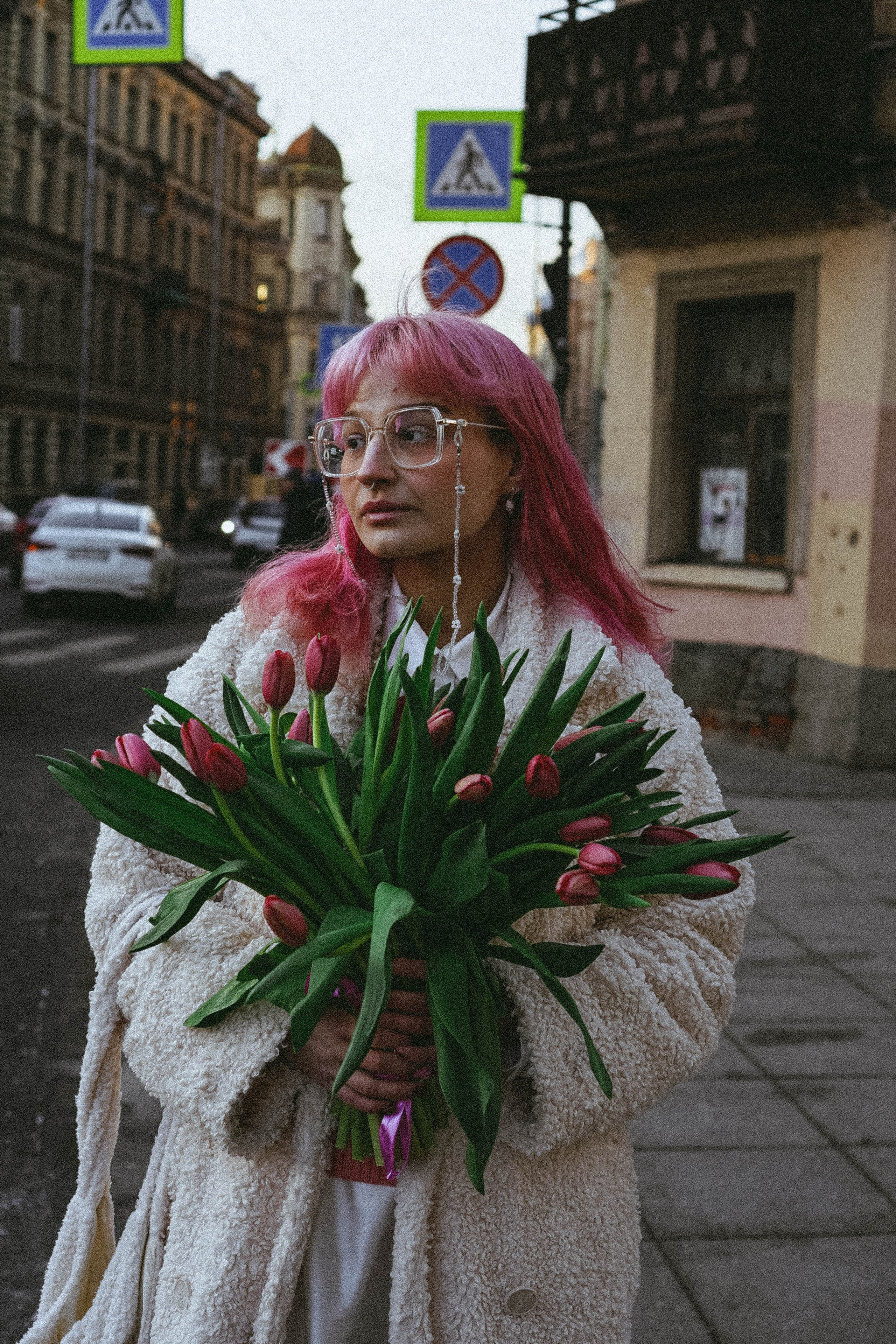 Прогулочная фотосессия с тюльпанами. Профессиональный фотограф, Санкт-Петербург — Виктория Богомолова