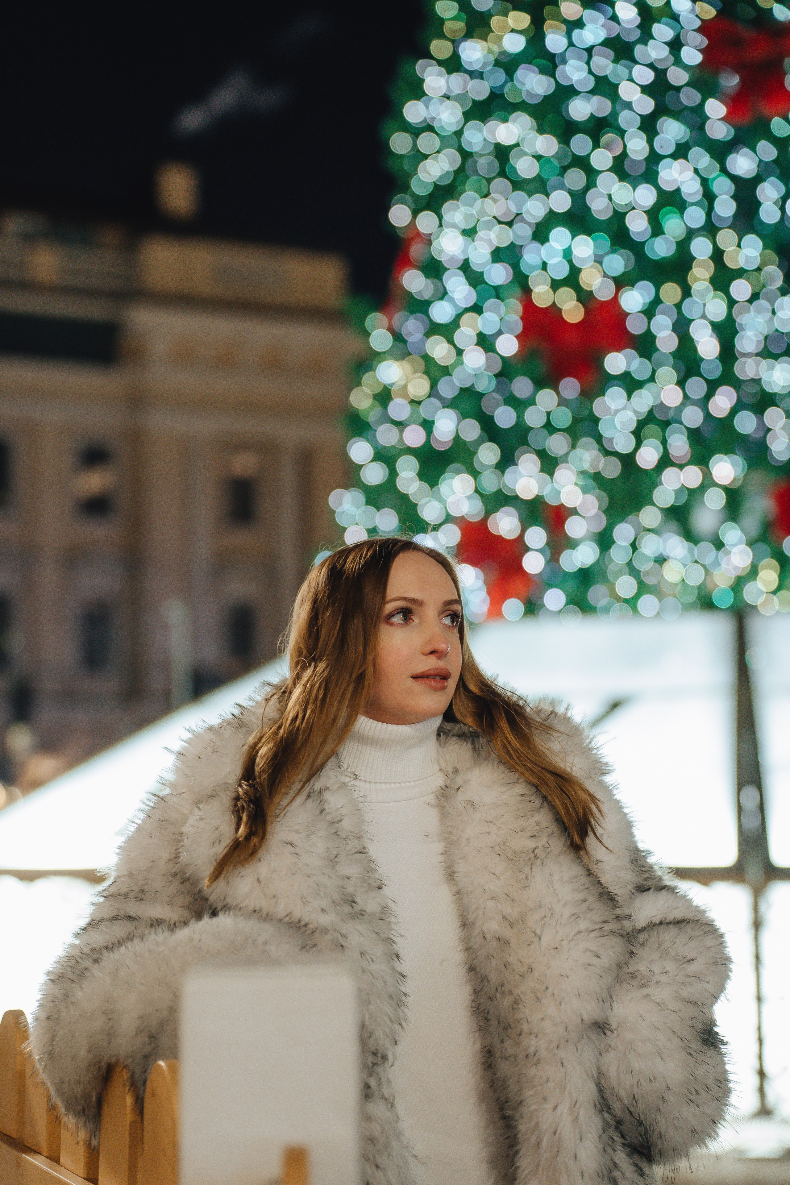 ПРОГУЛКА НА МАНЕЖНОЙ ПЛОЩАДИ ДЛЯ ДЕВУШКИ ПЕРЕД НОВЫМ ГОДОМ (НОВОГОДНЯЯ ФОТОСЕССИИЯ НА МАНЕЖНОЙ ПЛОЩАДИ). Профессиональный фотограф, Санкт-Петербург — Виктория Богомолова