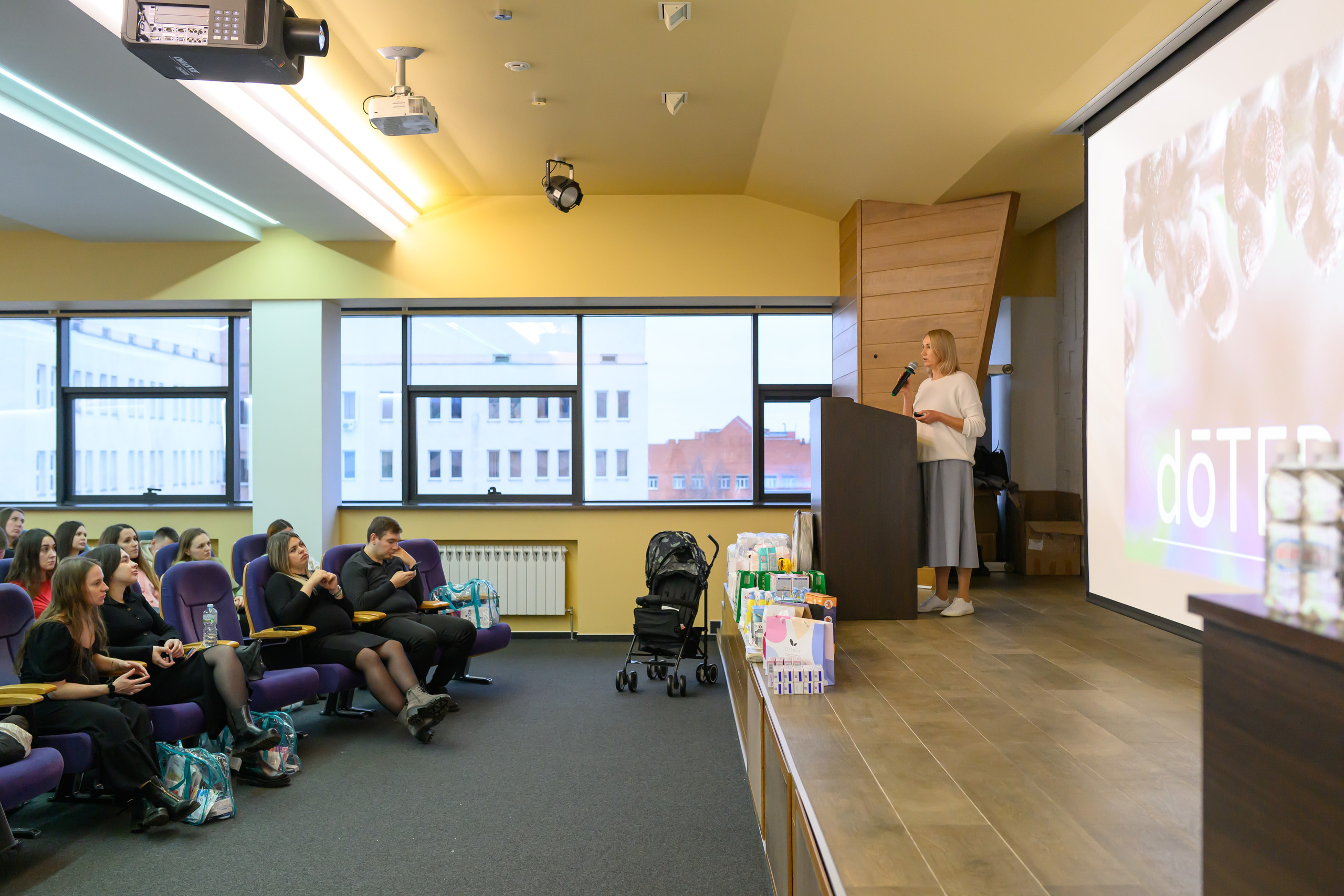 Праздник материнства ноябрь 2025. Профессиональный фотограф Елена Красилина г.Ярославль, г. Рыбинск