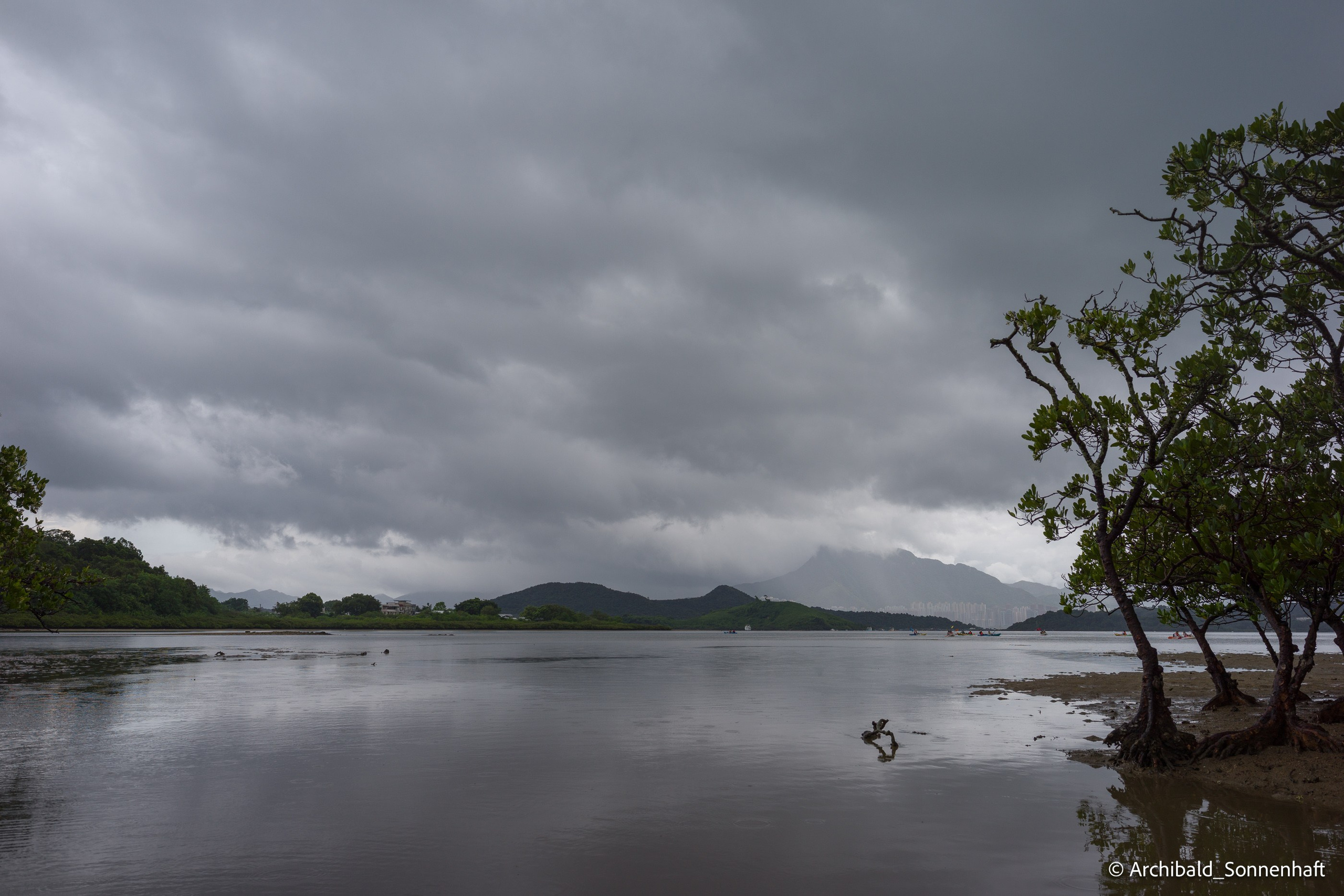 Kayaking. Photographer in Guangzhou, China. Archibald Sonnenhaft